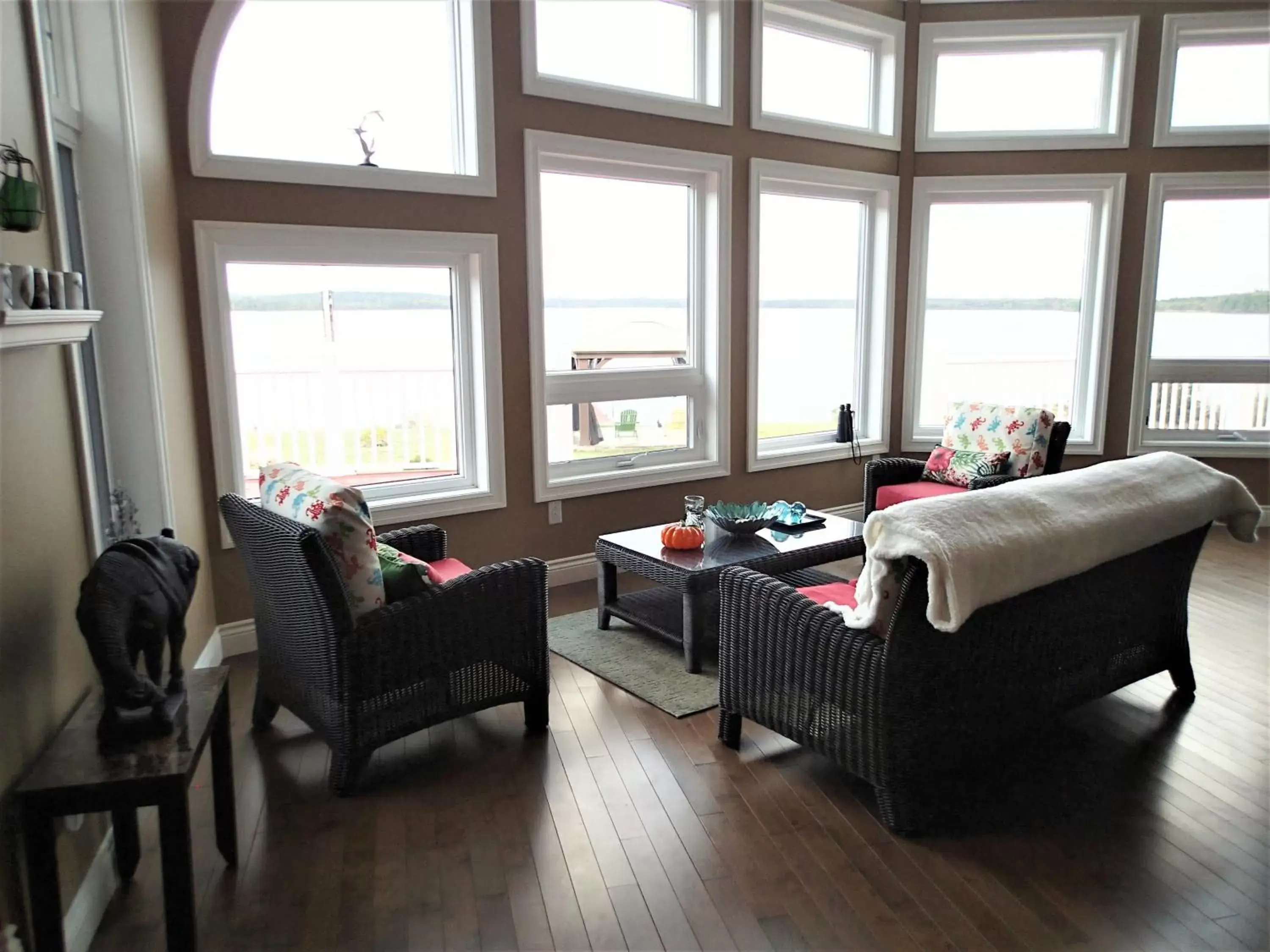 Living room, Seating Area in The Cozy Fox BNB-Woodland Room