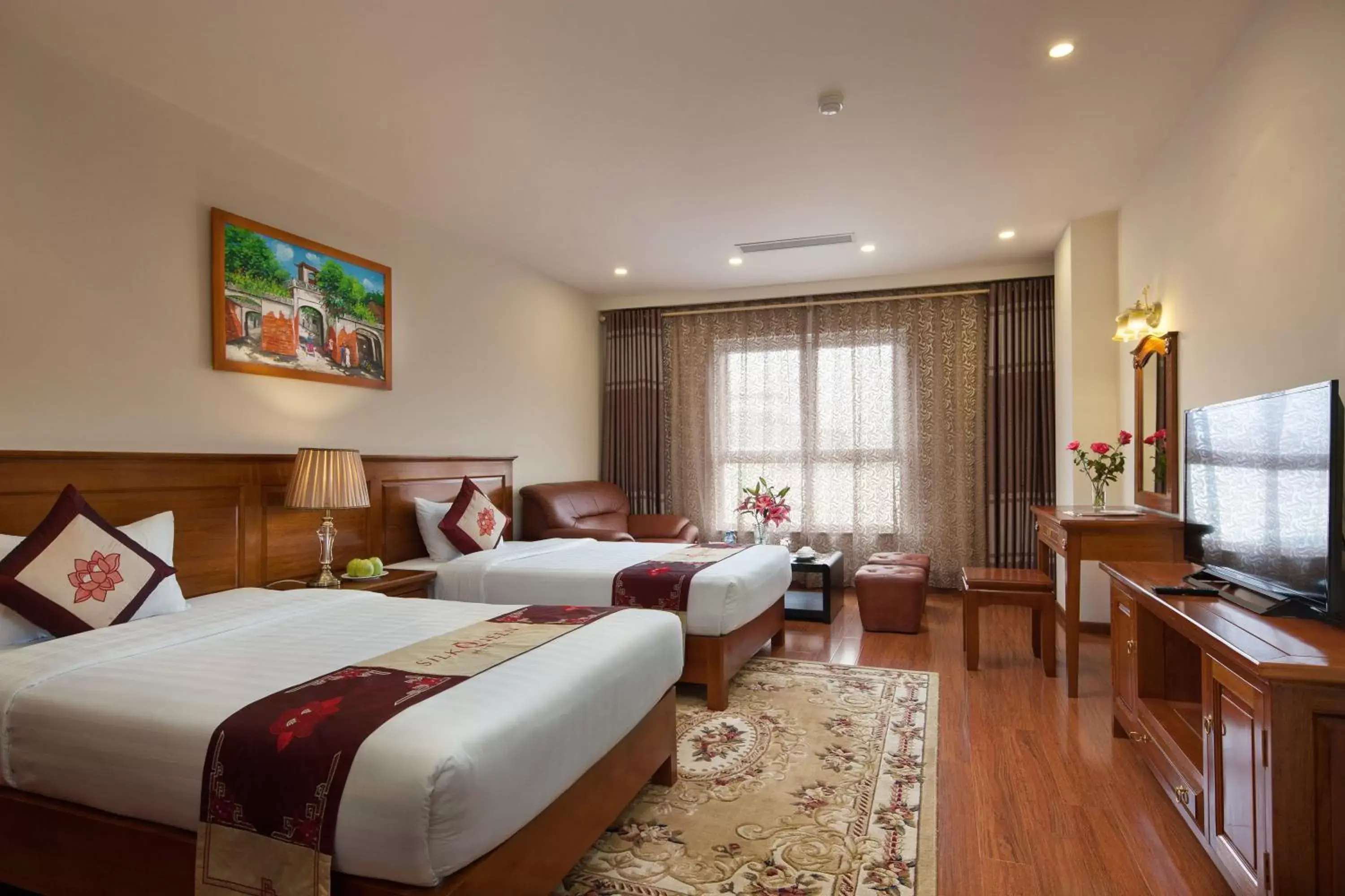Luxury Family Room with City View in Silk Queen Hotel