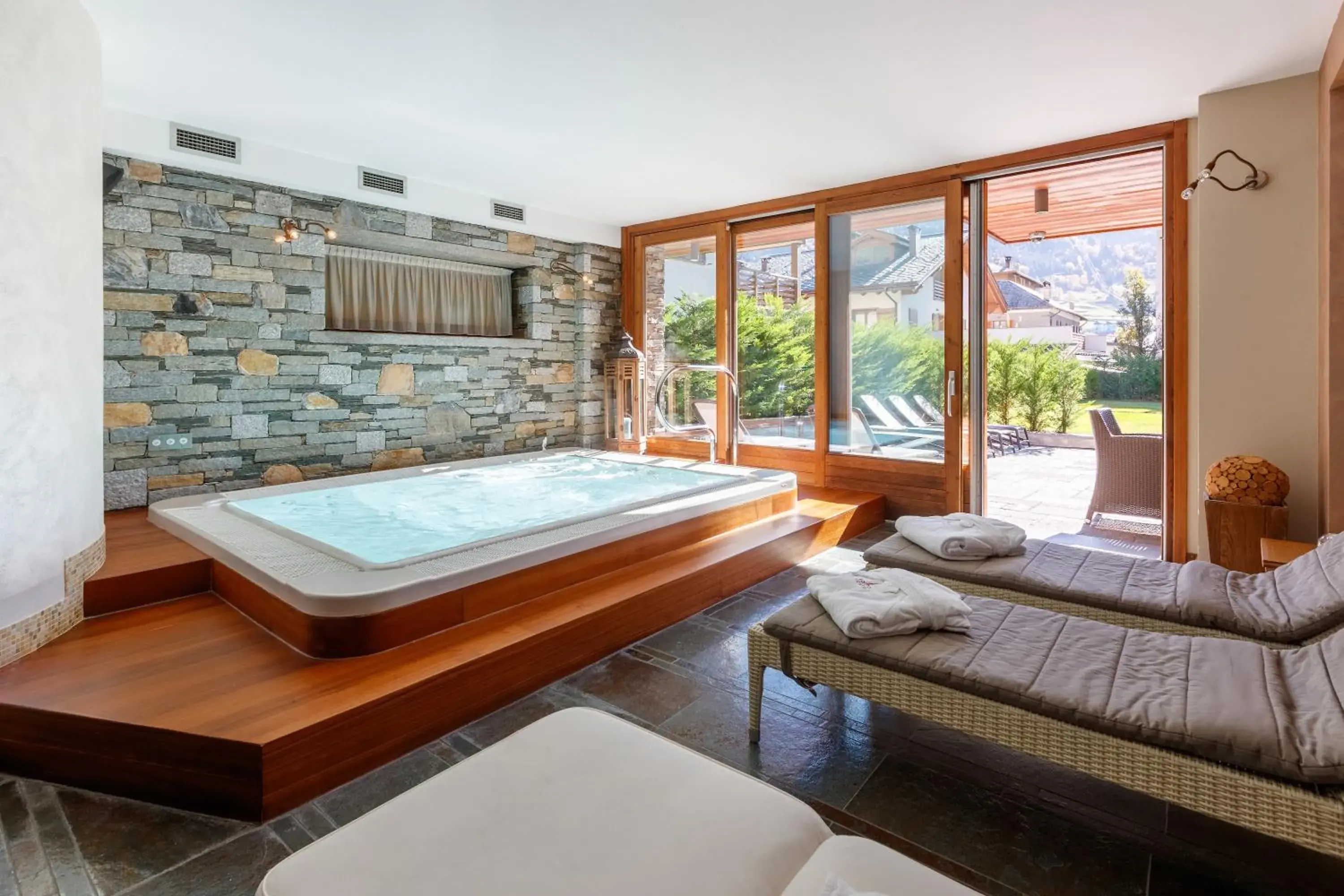 Hot Tub in Sottovento Luxury Hospitality