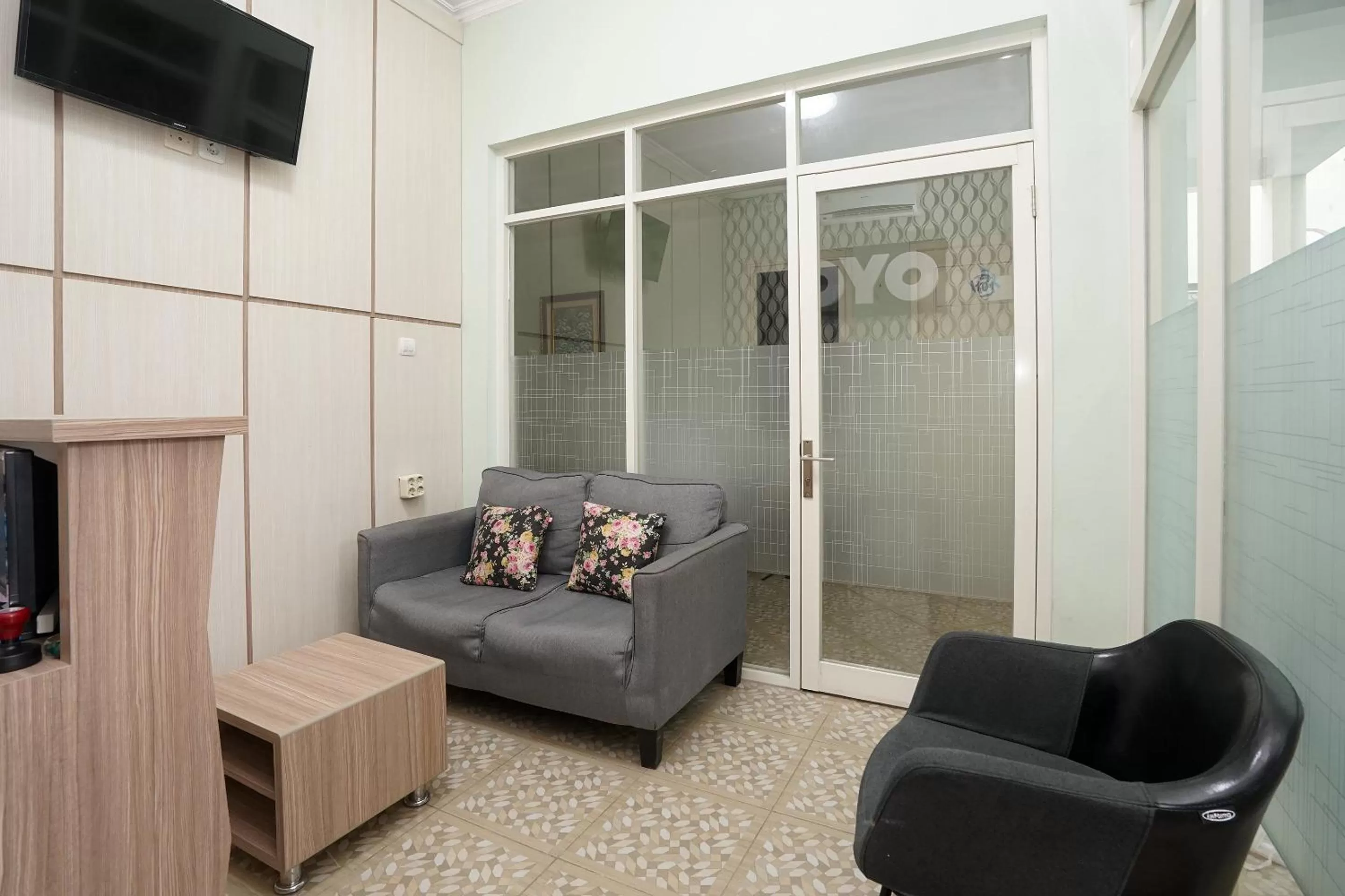 Communal lounge/ TV room in Bumi Banyu Bening Syariah by ecommerceloka