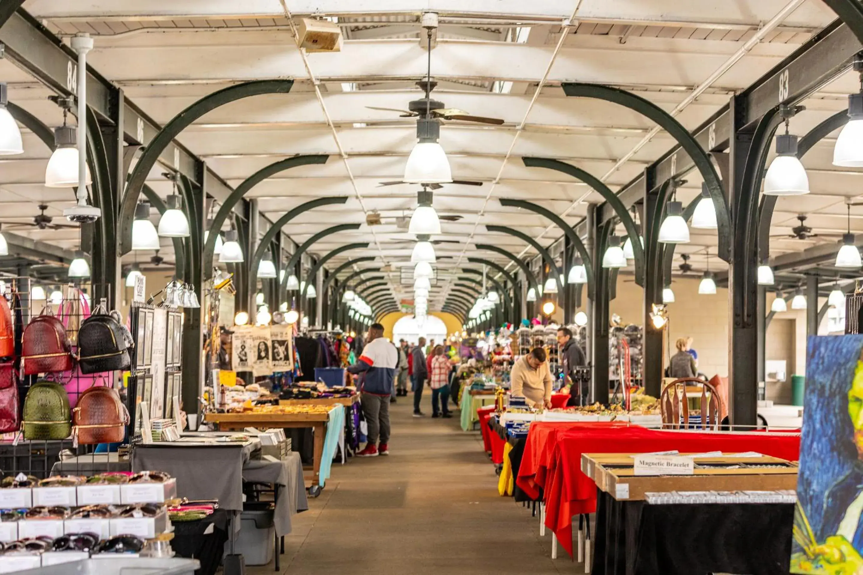 Shopping Area, Restaurant/Places to Eat in Hotel de la Monnaie