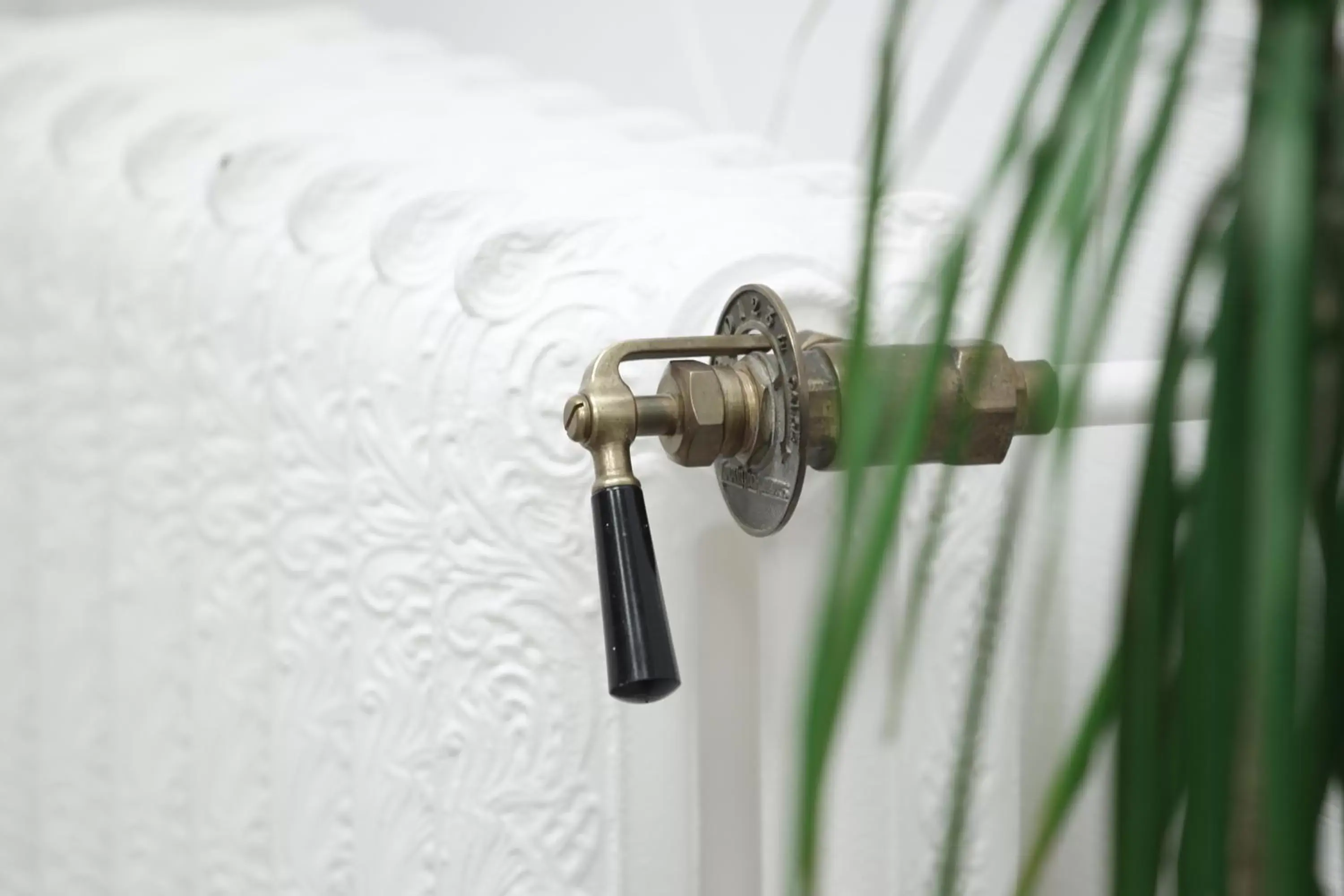 Decorative detail, Bathroom in Hotel Mendez Nuñez