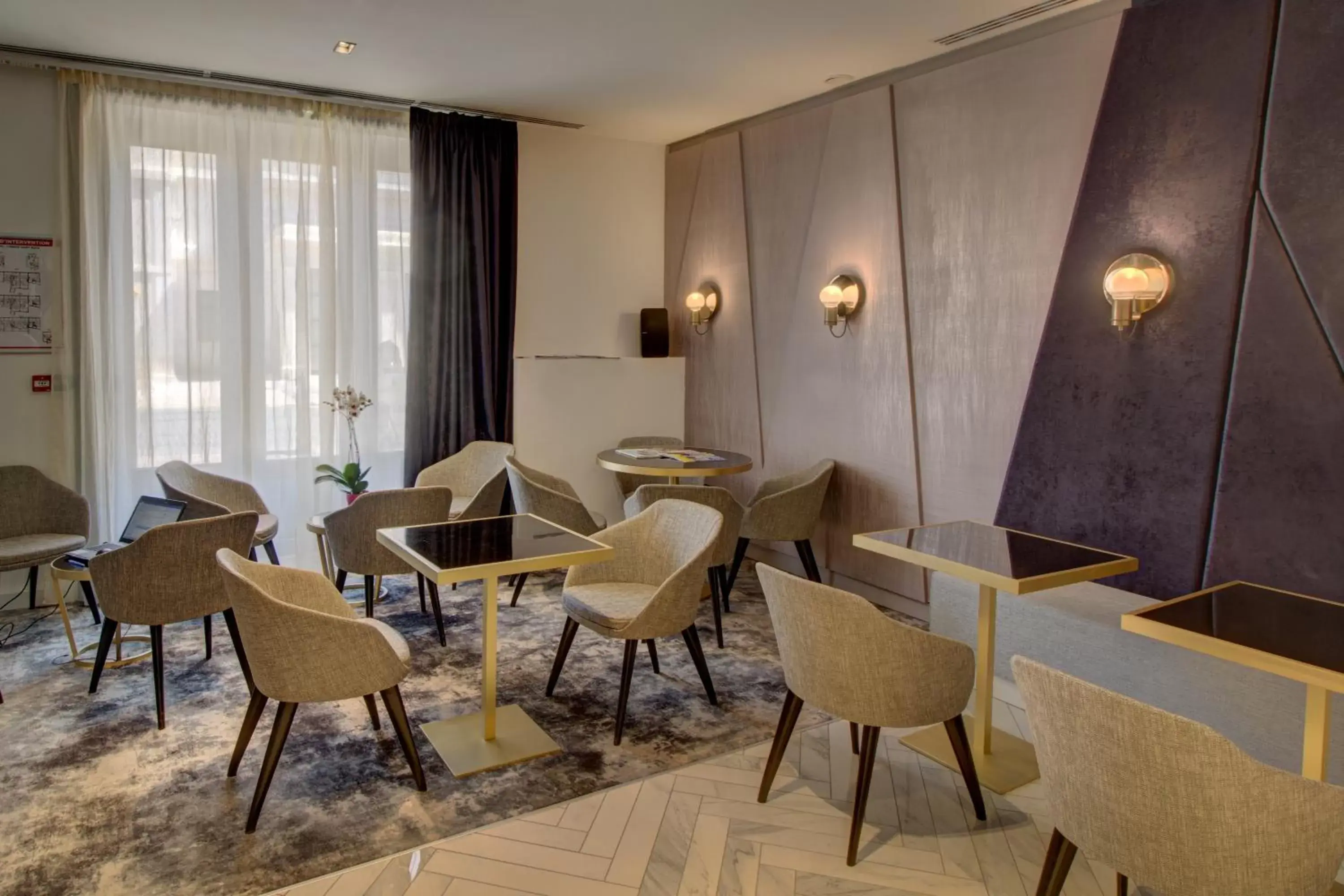 Lounge or bar, Restaurant/Places to Eat in Best Western Plus Comedie Saint Roch