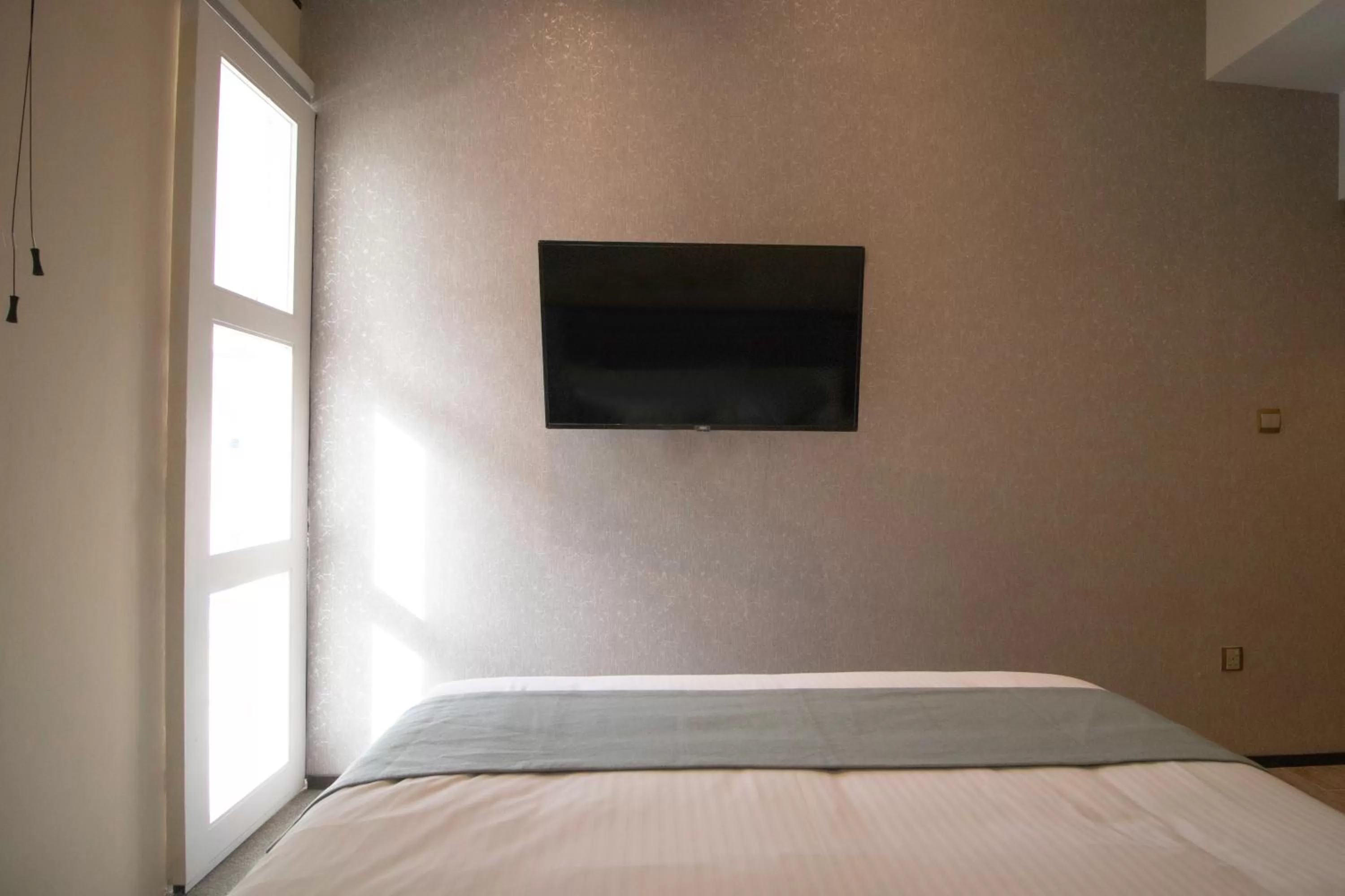 TV and multimedia in Harbour Ville Hotel - Hamilton