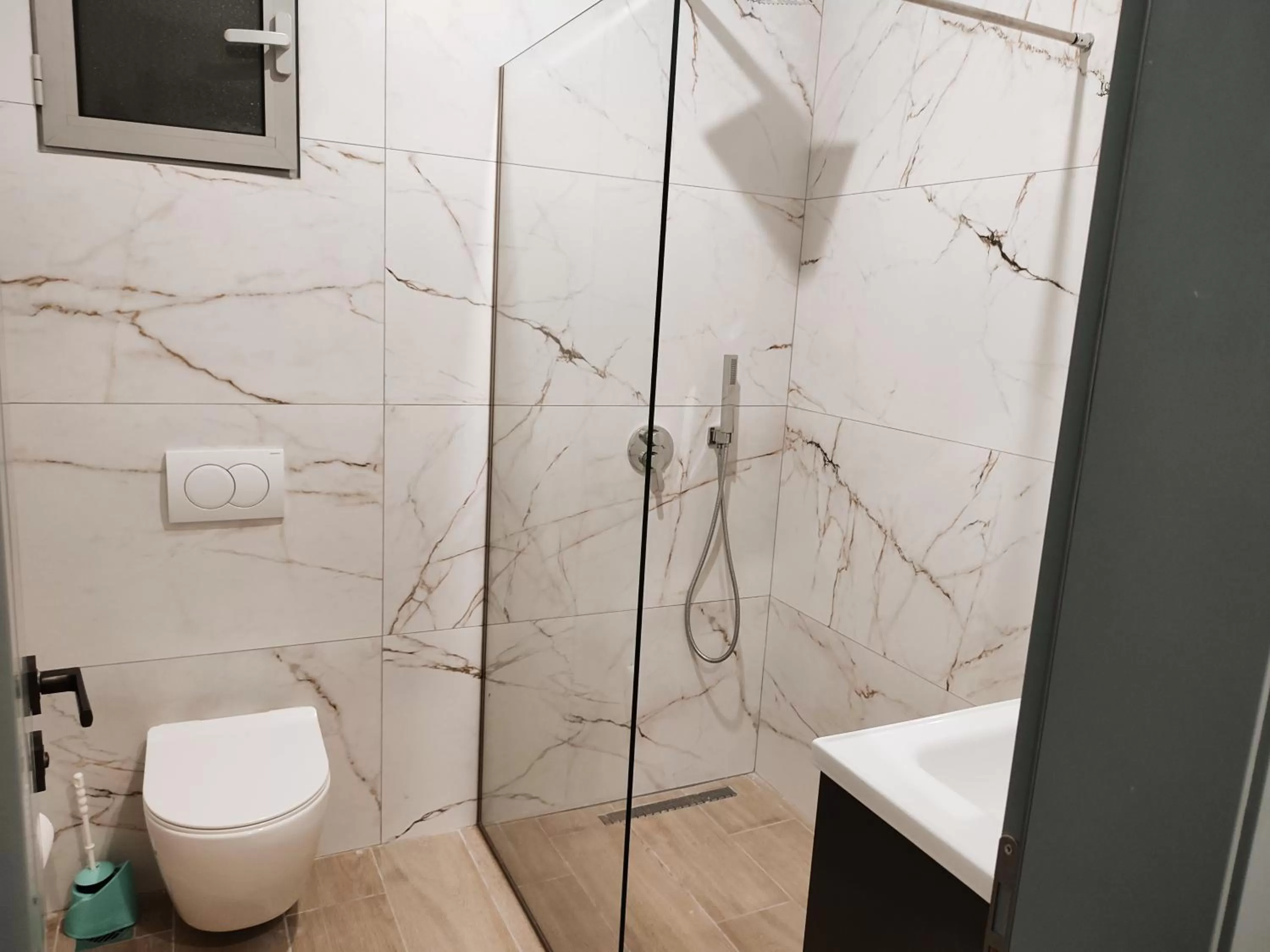 Shower in Petros rooms