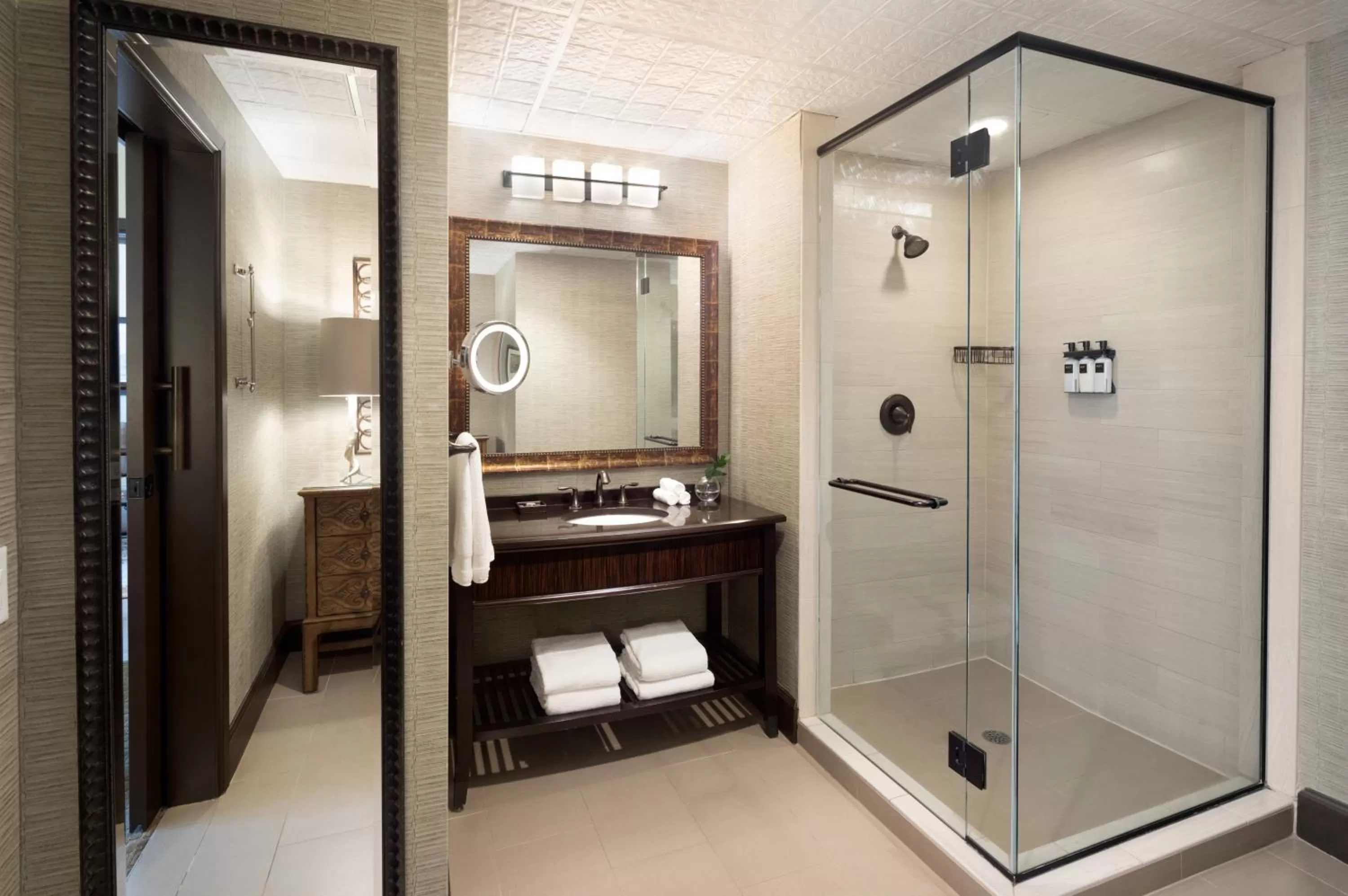 Photo of the whole room in Omni Austin Hotel Downtown