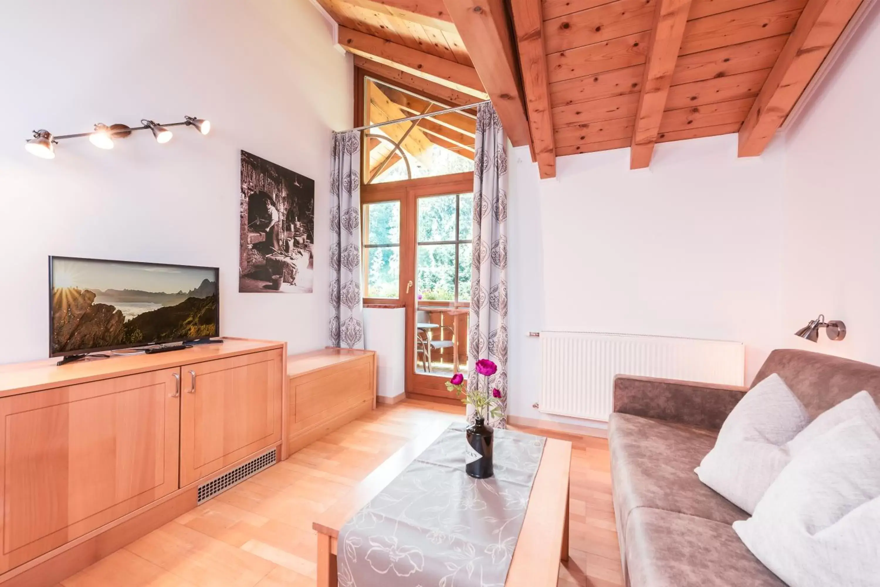 One-Bedroom Suite with Balcony in Hotel Stadt Wien One-Bedroom Suite with Balcony in Hotel Stadt Wien