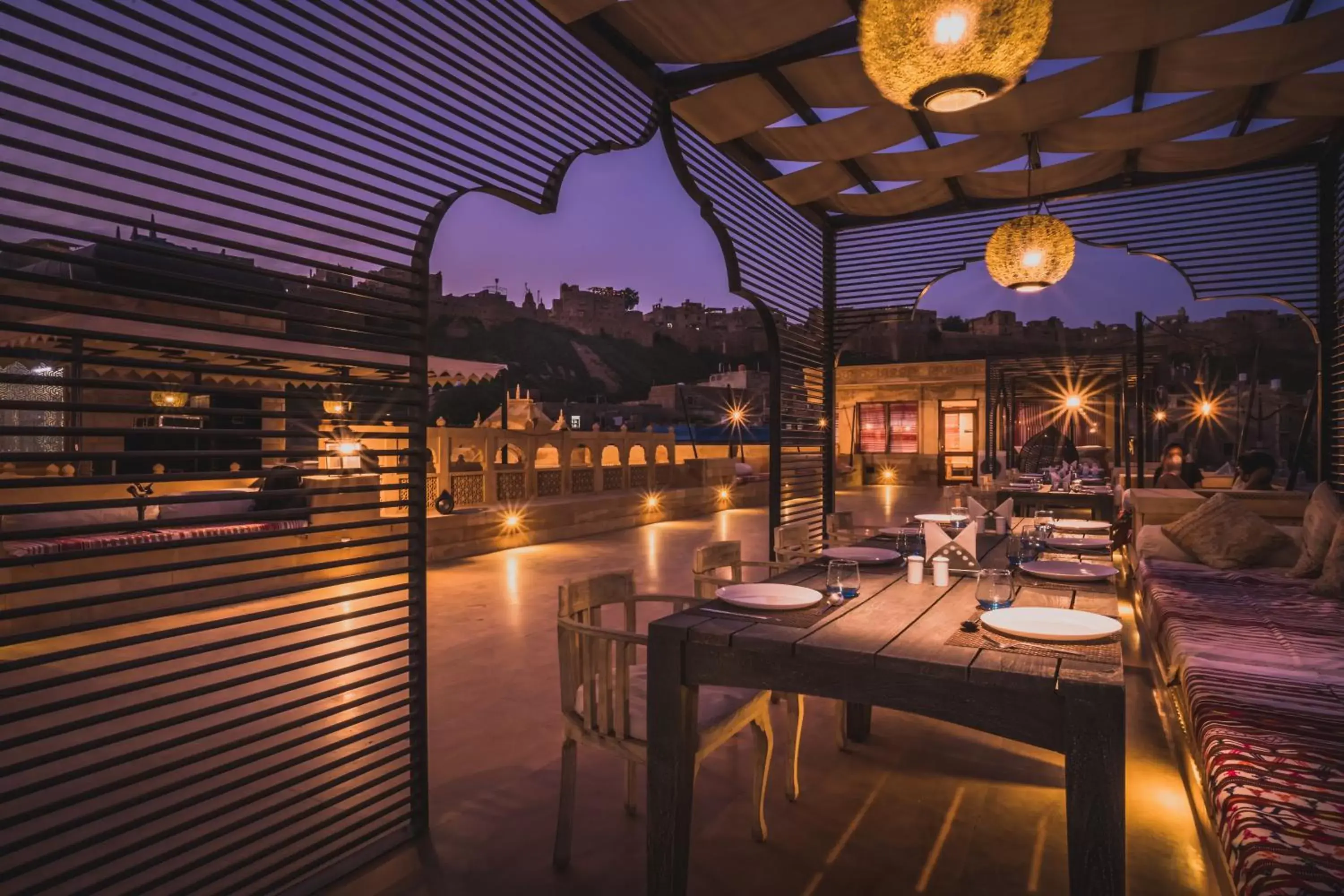 Restaurant/places to eat in Hotel Grand Khalifa Restaurant/places to eat in Hotel Grand Khalifa