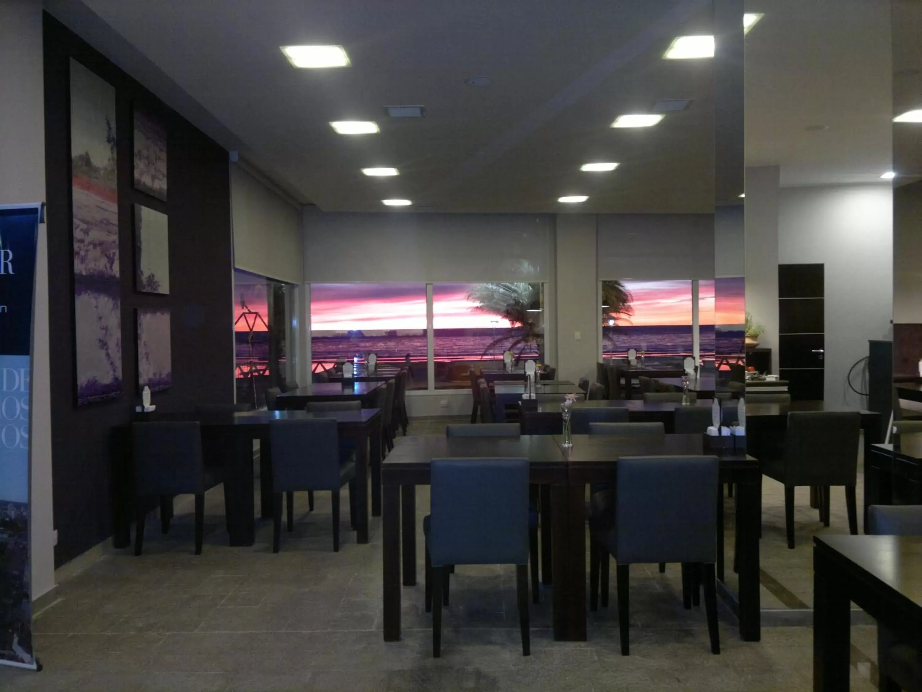 Restaurant/Places to Eat in Dazzler by Wyndham Puerto Madryn