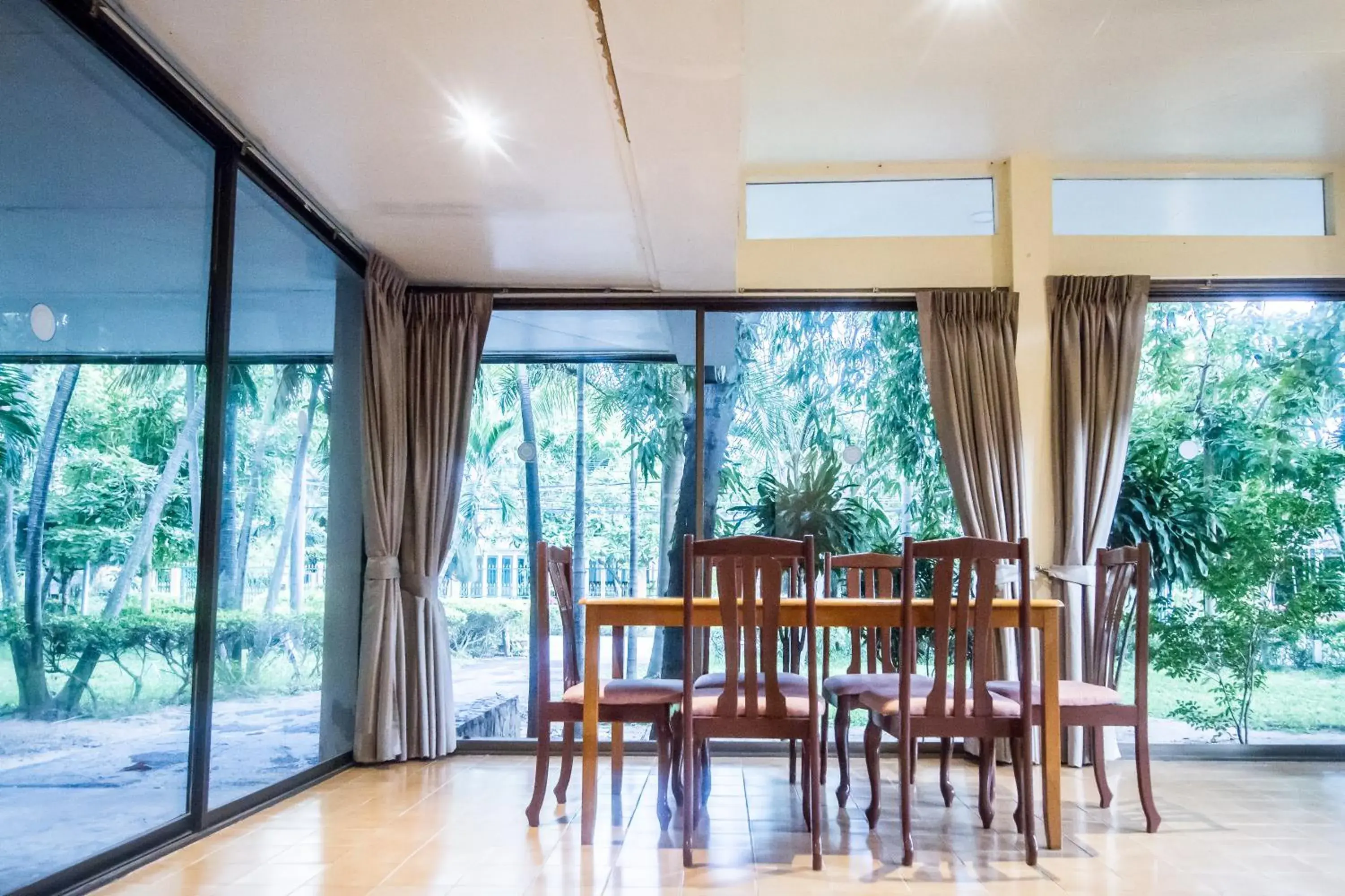 Living room, Dining Area in Villa Navin