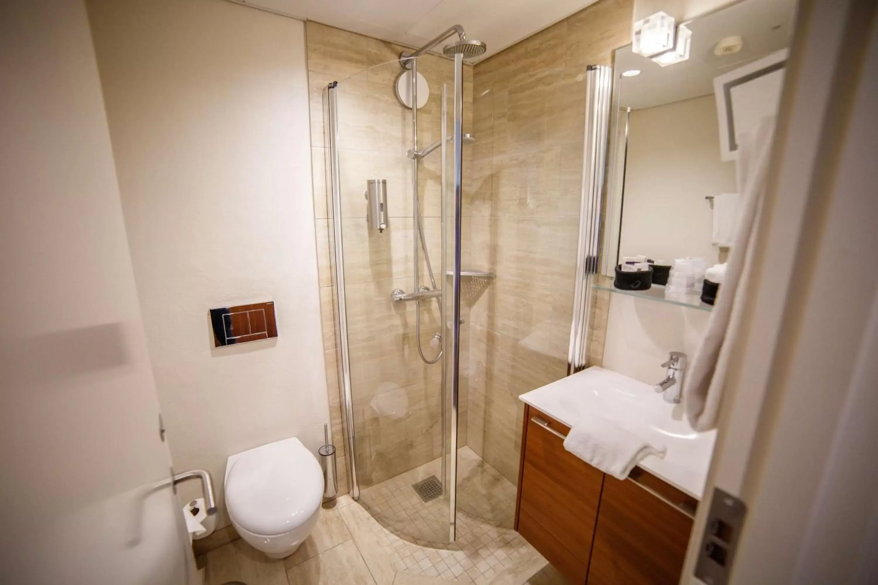 Bathroom in Best Western Plus Hotel Eyde