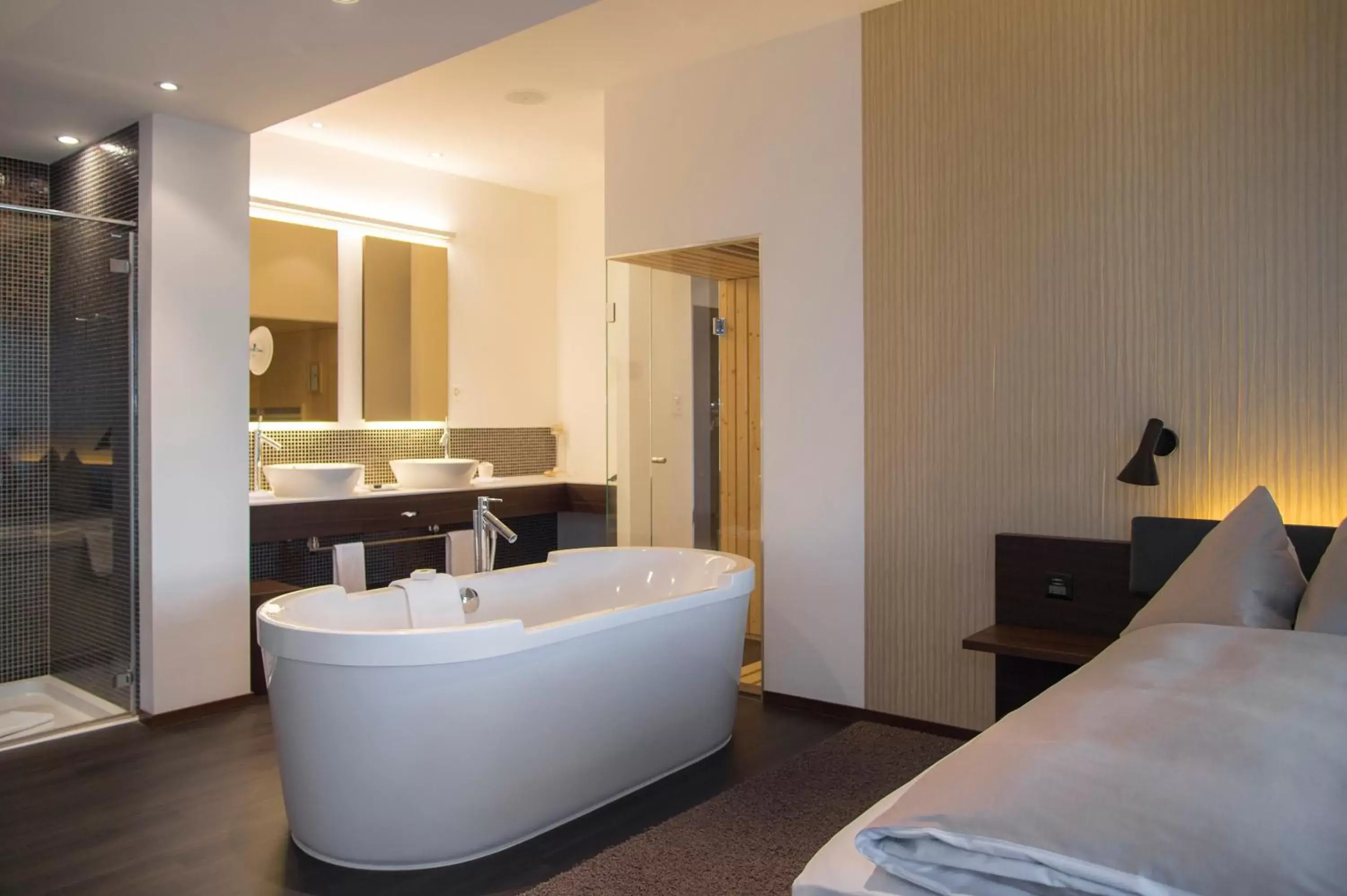 Photo of the whole room, Bathroom in Wellnesshotel Golf Panorama