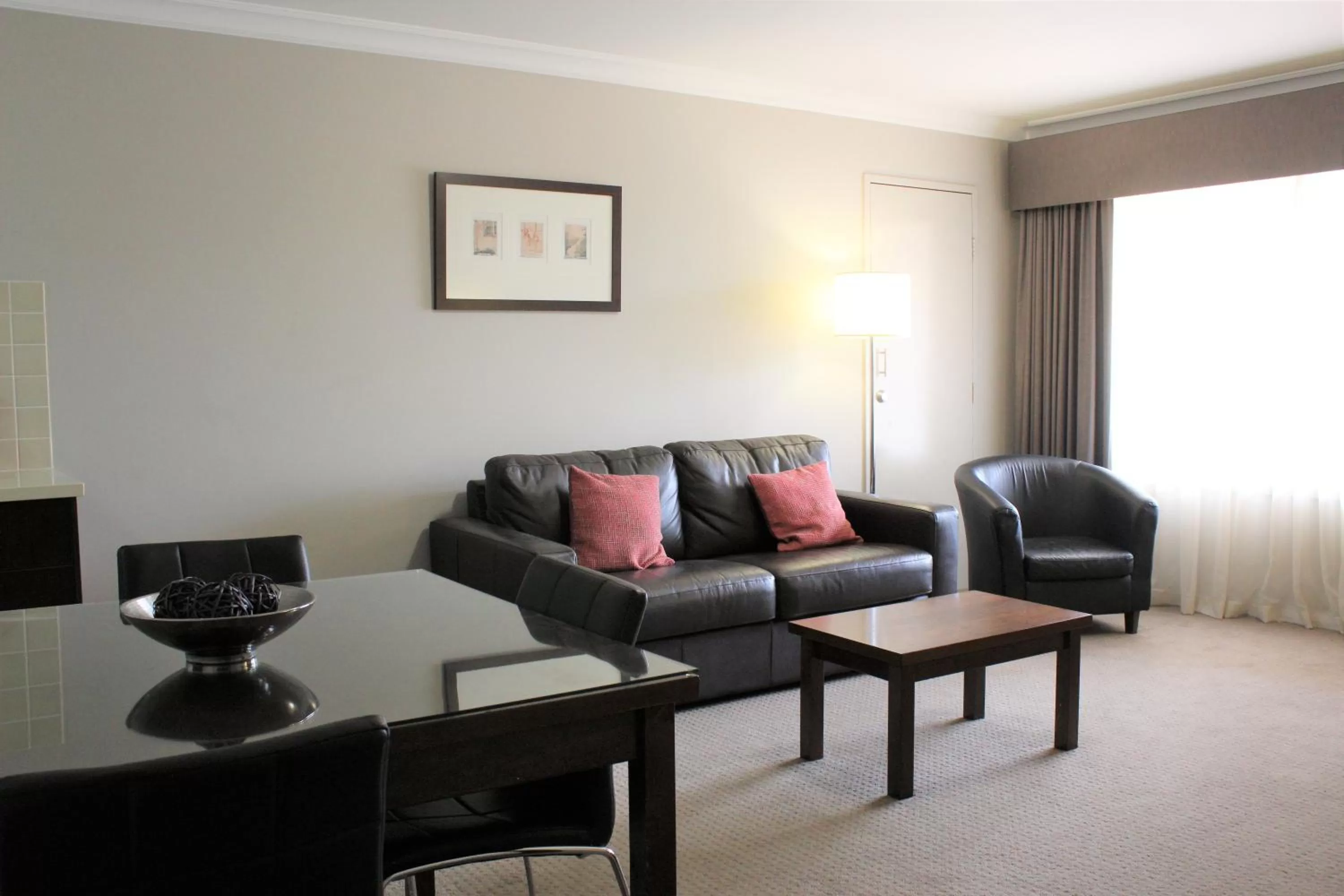 Living room in Carlyle Suites & Apartments