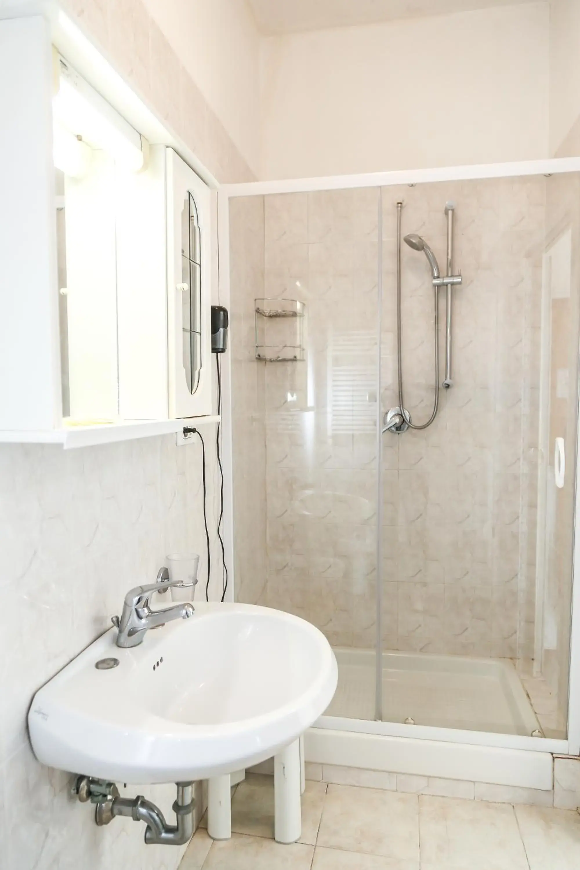 Shower, Bathroom in Albergo Athena