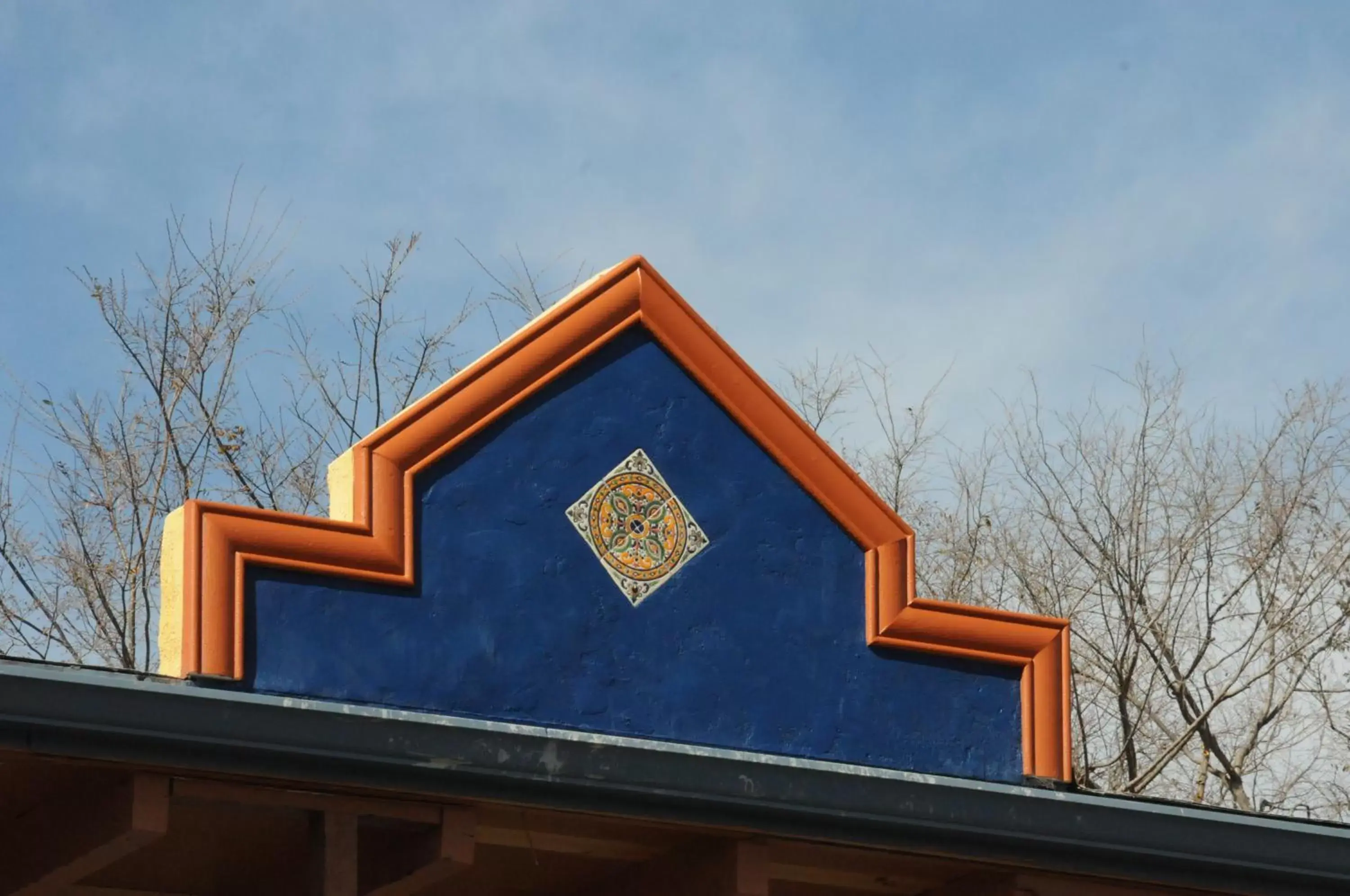 Decorative detail, Property Building in Sandyland Reef Inn