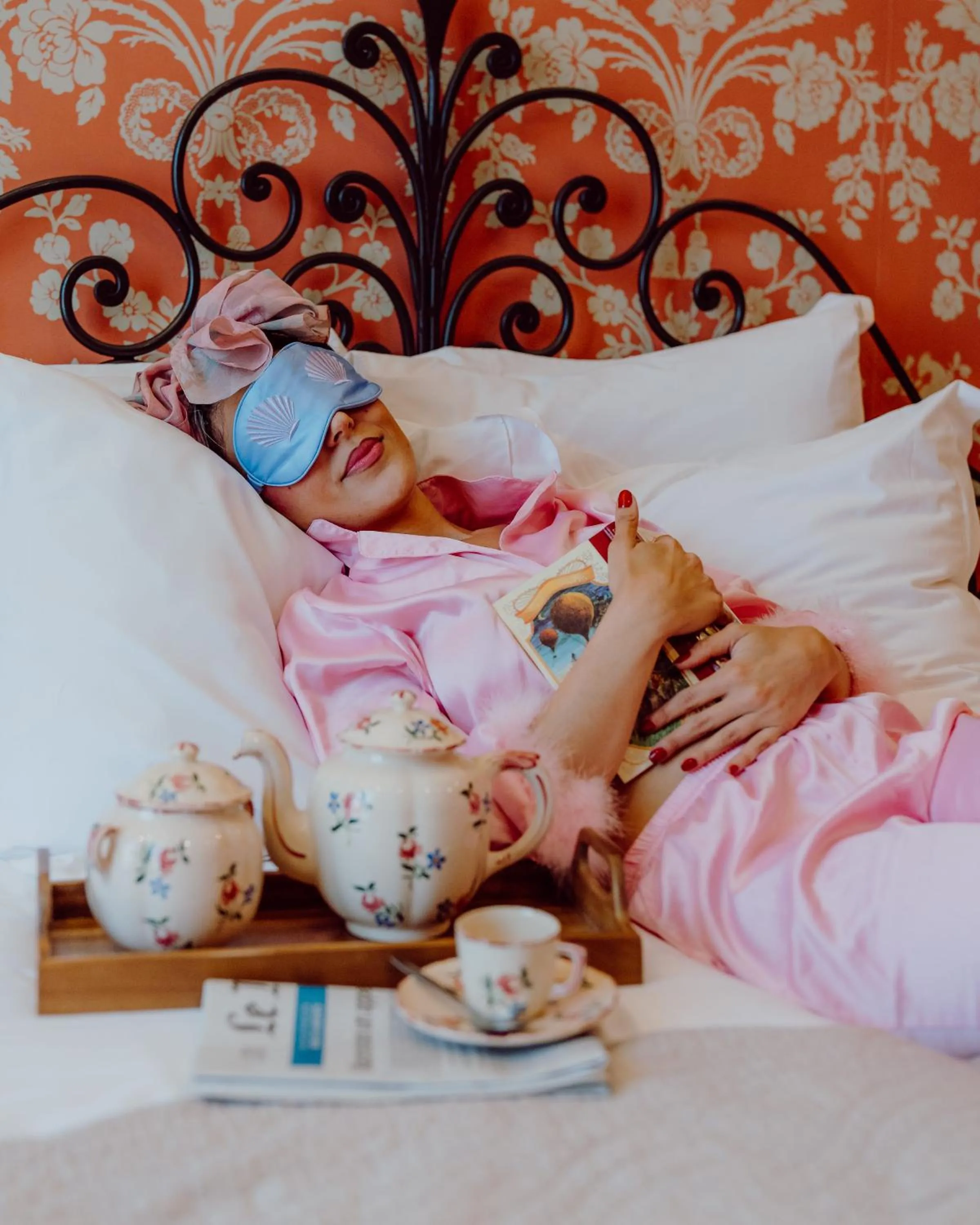 People, Bed in Hotel Le Grimaldi by Happyculture