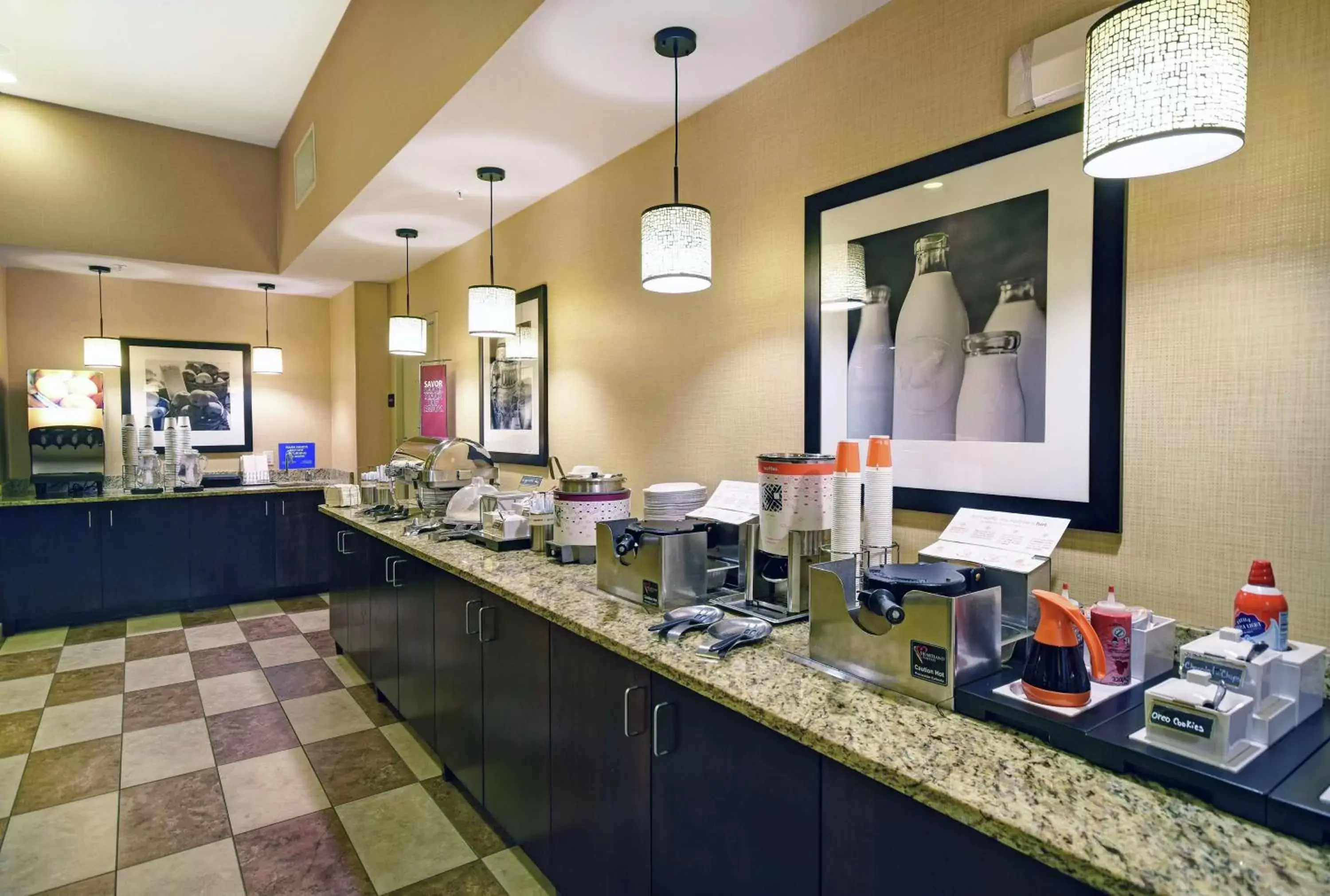 Restaurant/places to eat in Hampton Inn Beloit Restaurant/places to eat in Hampton Inn Beloit