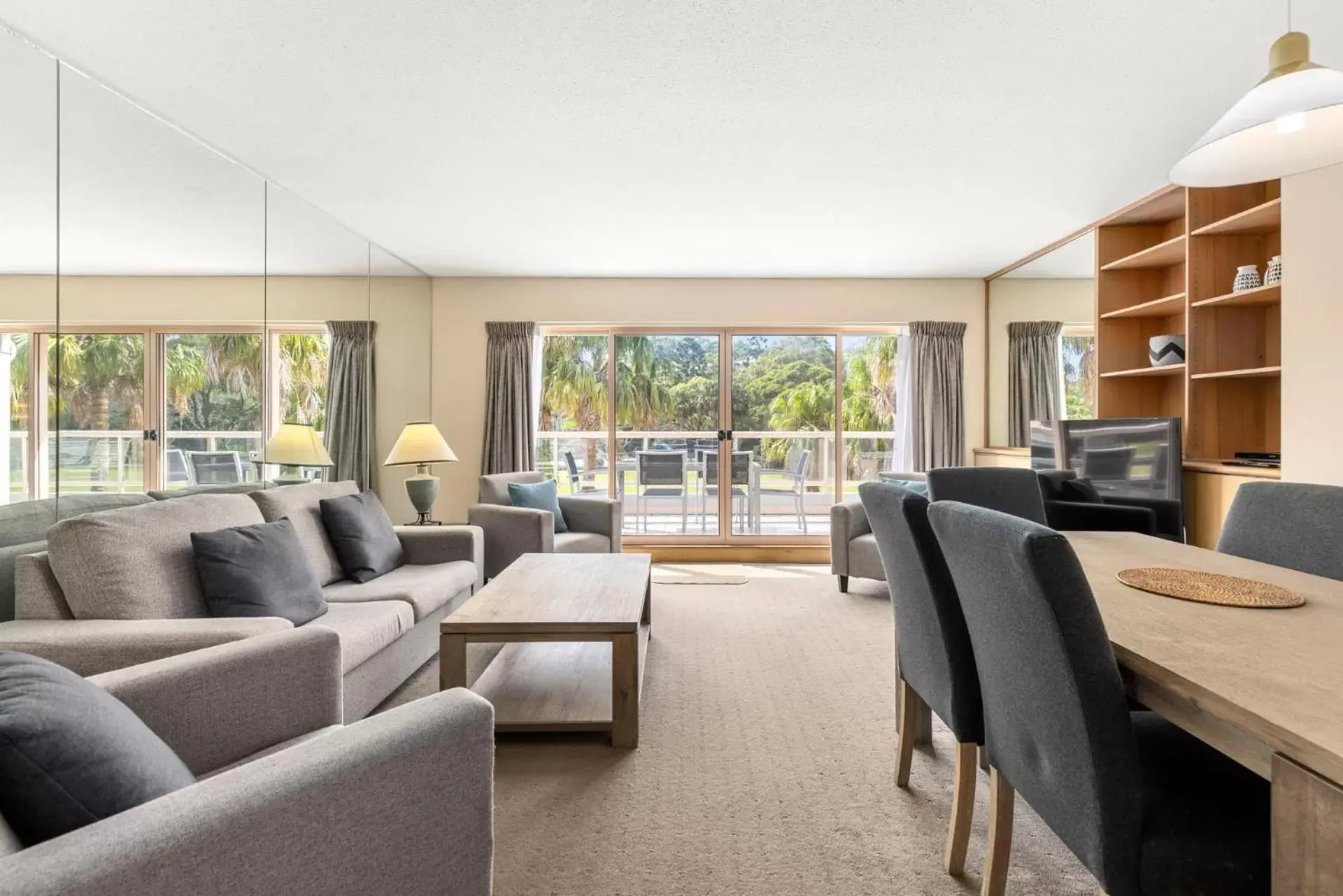 Living room, Seating Area in Charlesworth Bay Beach Resort