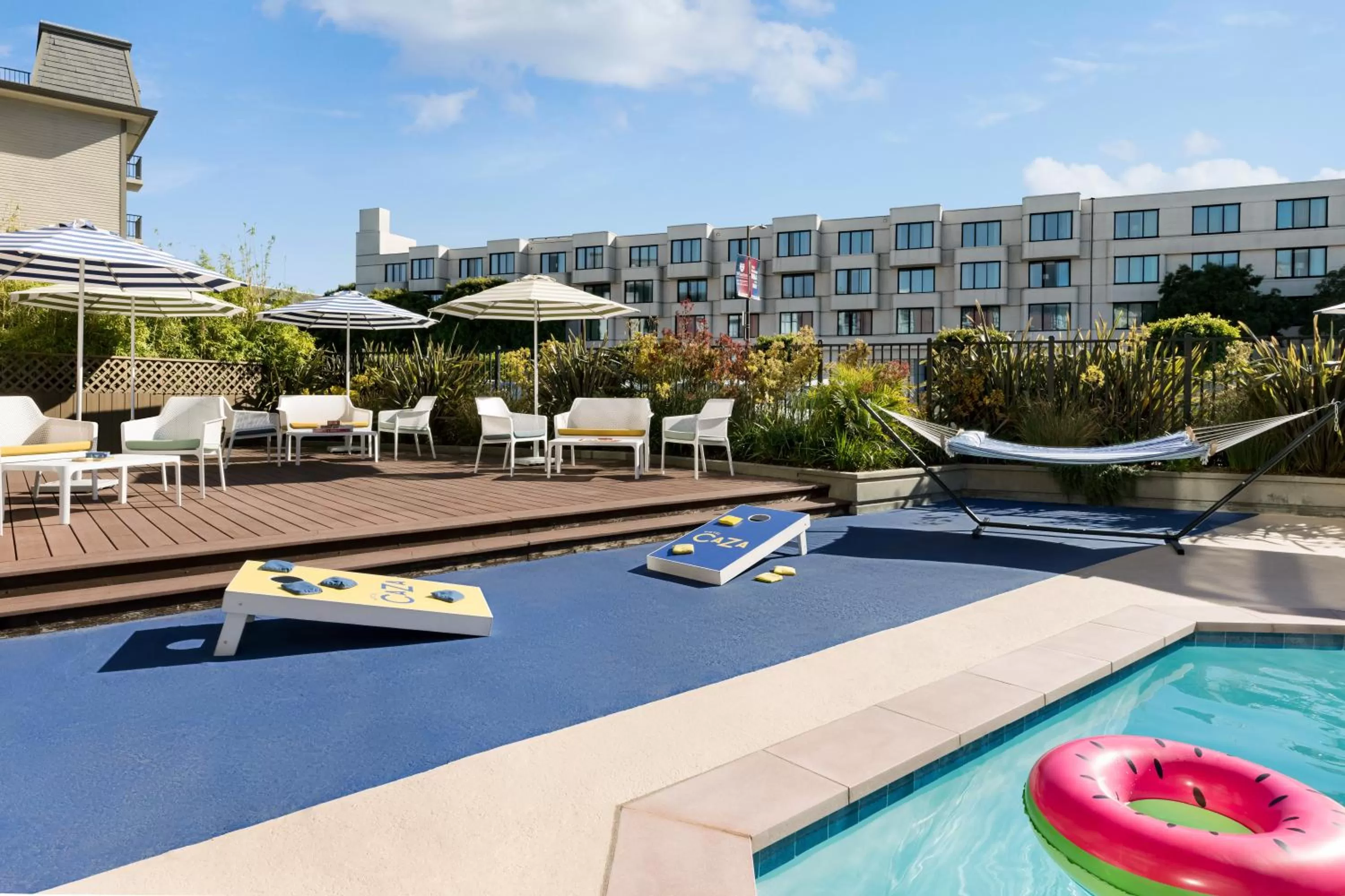 Swimming pool in Hotel Caza