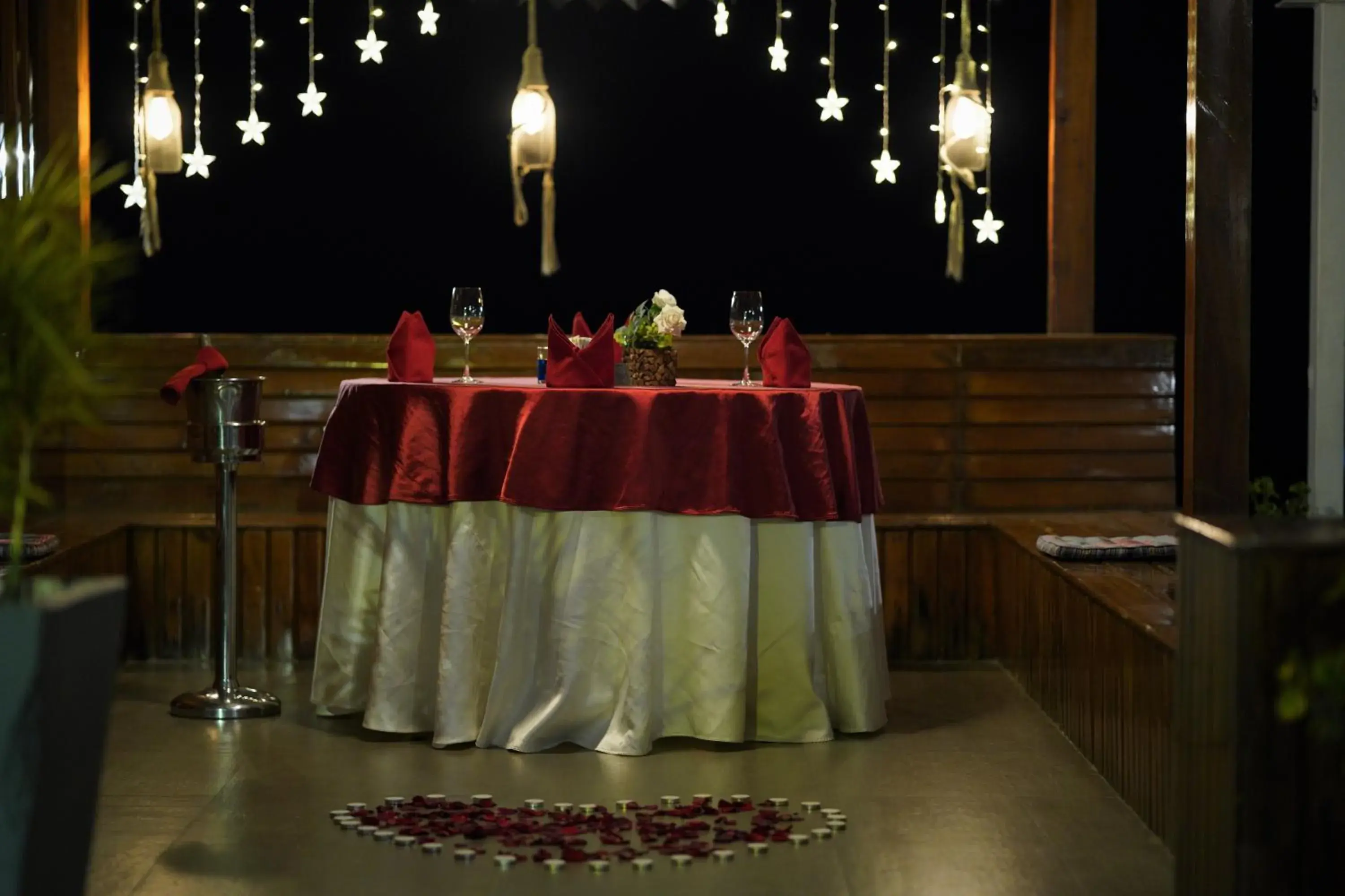 Restaurant/places to eat, Banquet Facilities in Indraprastha Spa Resort