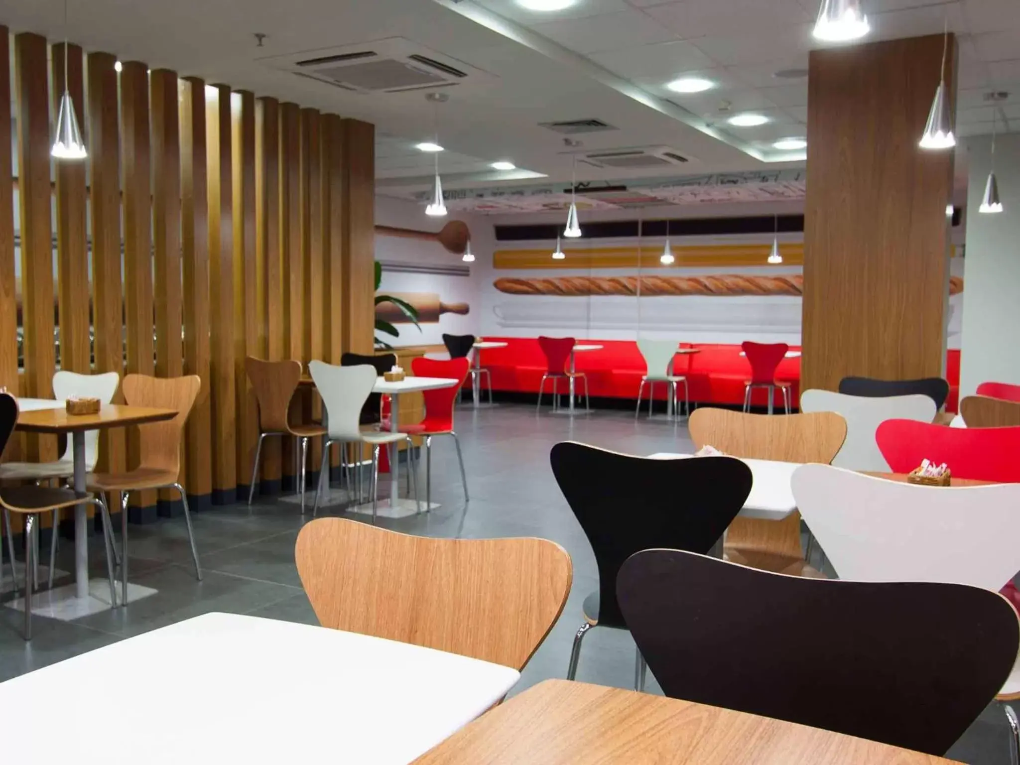 Restaurant/places to eat in ibis Cascavel