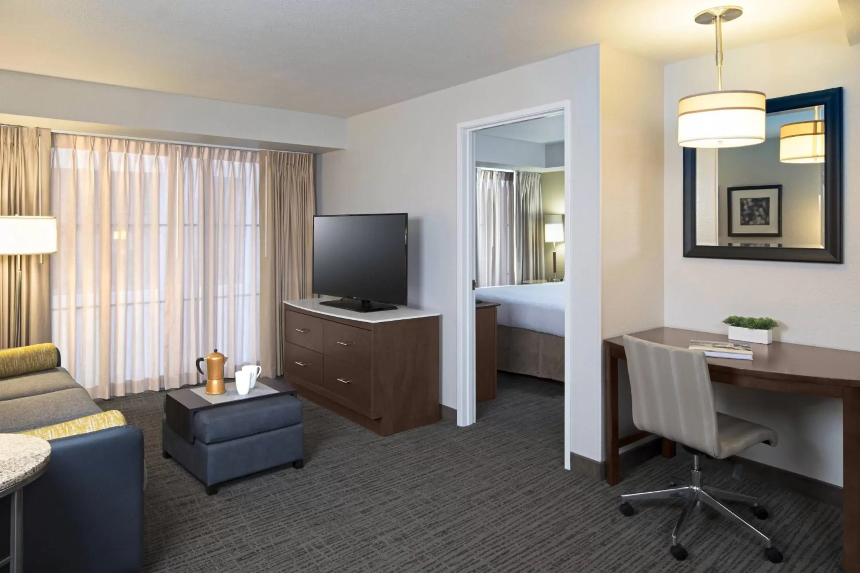 Bedroom, TV/Entertainment Center in Residence Inn by Marriott Beverly Hills