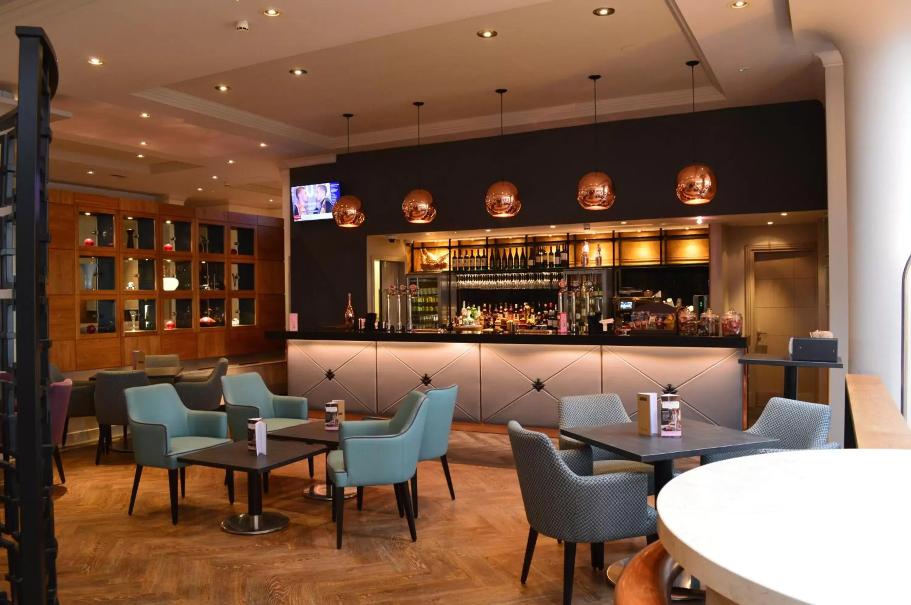 Restaurant/places to eat, Lounge/Bar in Crowne Plaza Reading