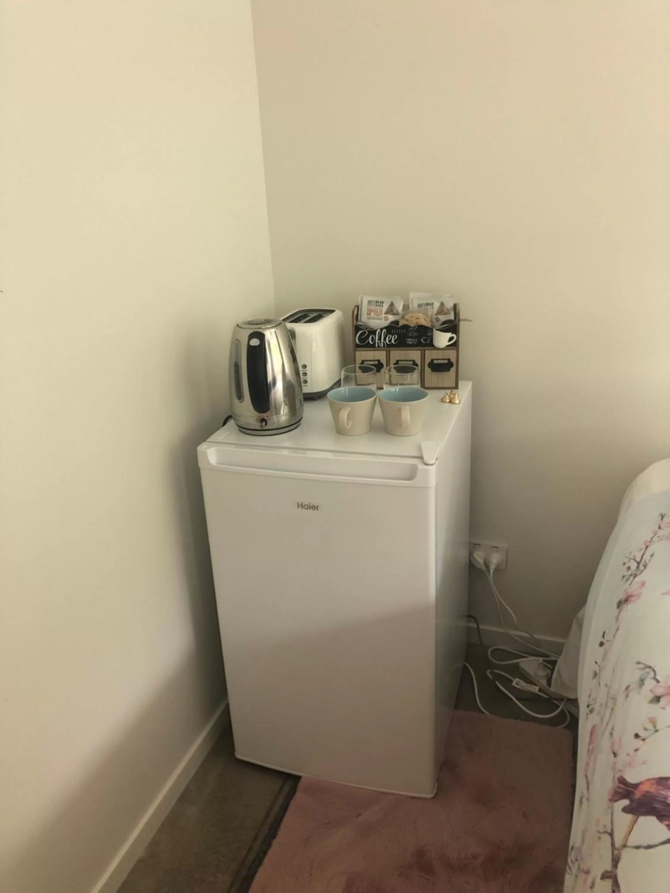 Coffee/tea facilities in Almost Heaven BNB