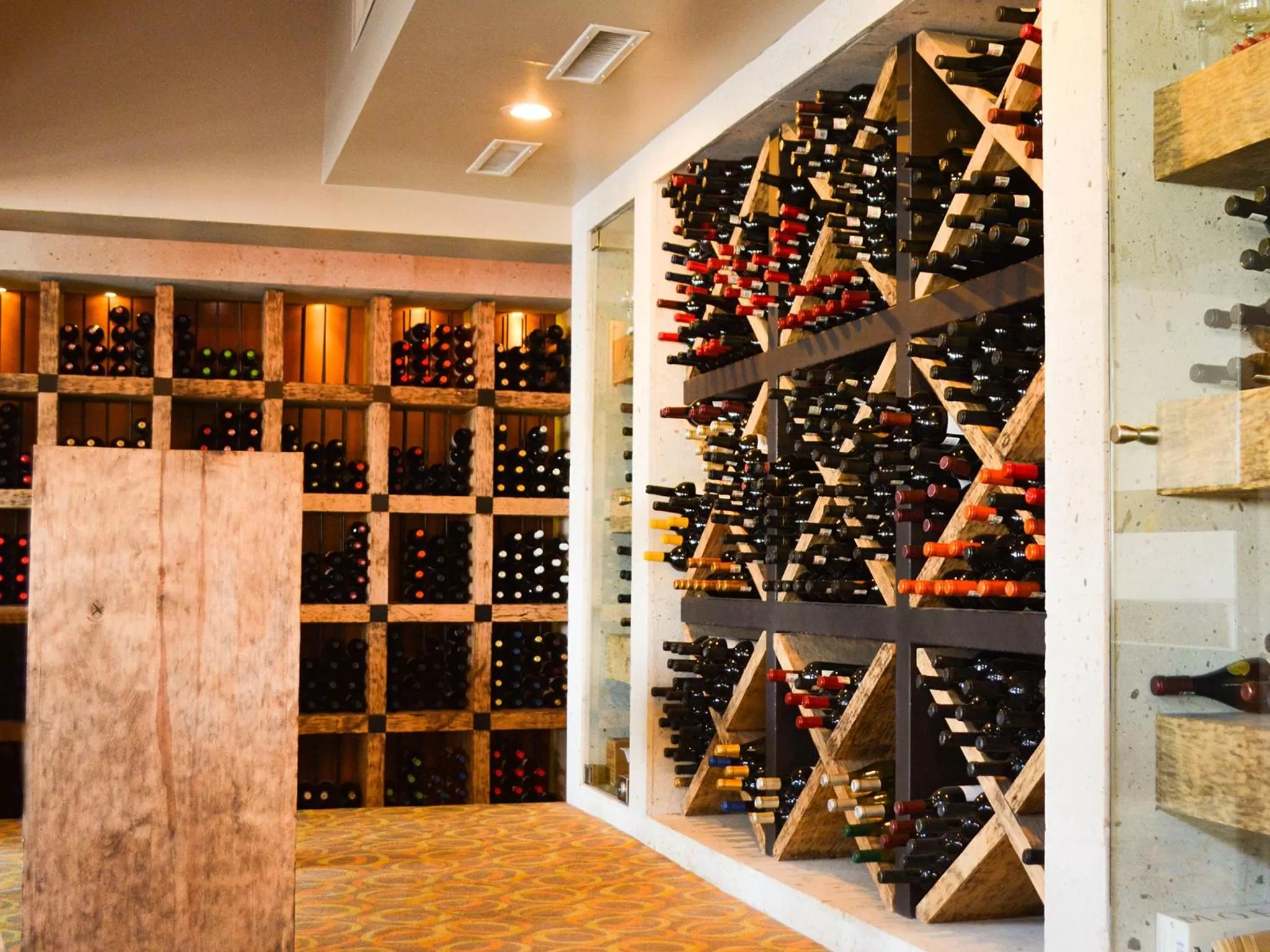 Restaurant/places to eat in Hotel Coral & Marina