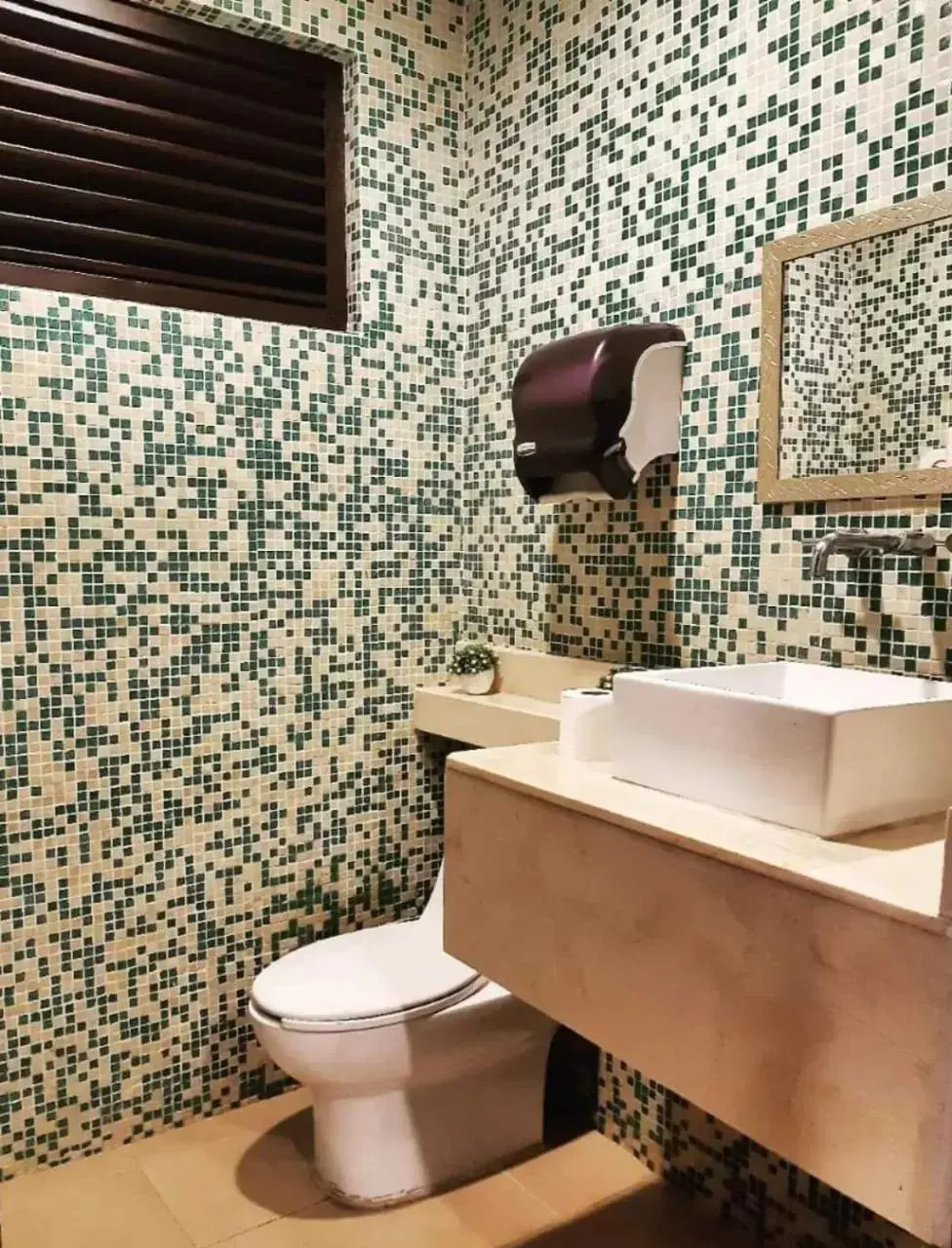 Property building, Bathroom in Hotel Villas Segovia Suites Playa del Carmen