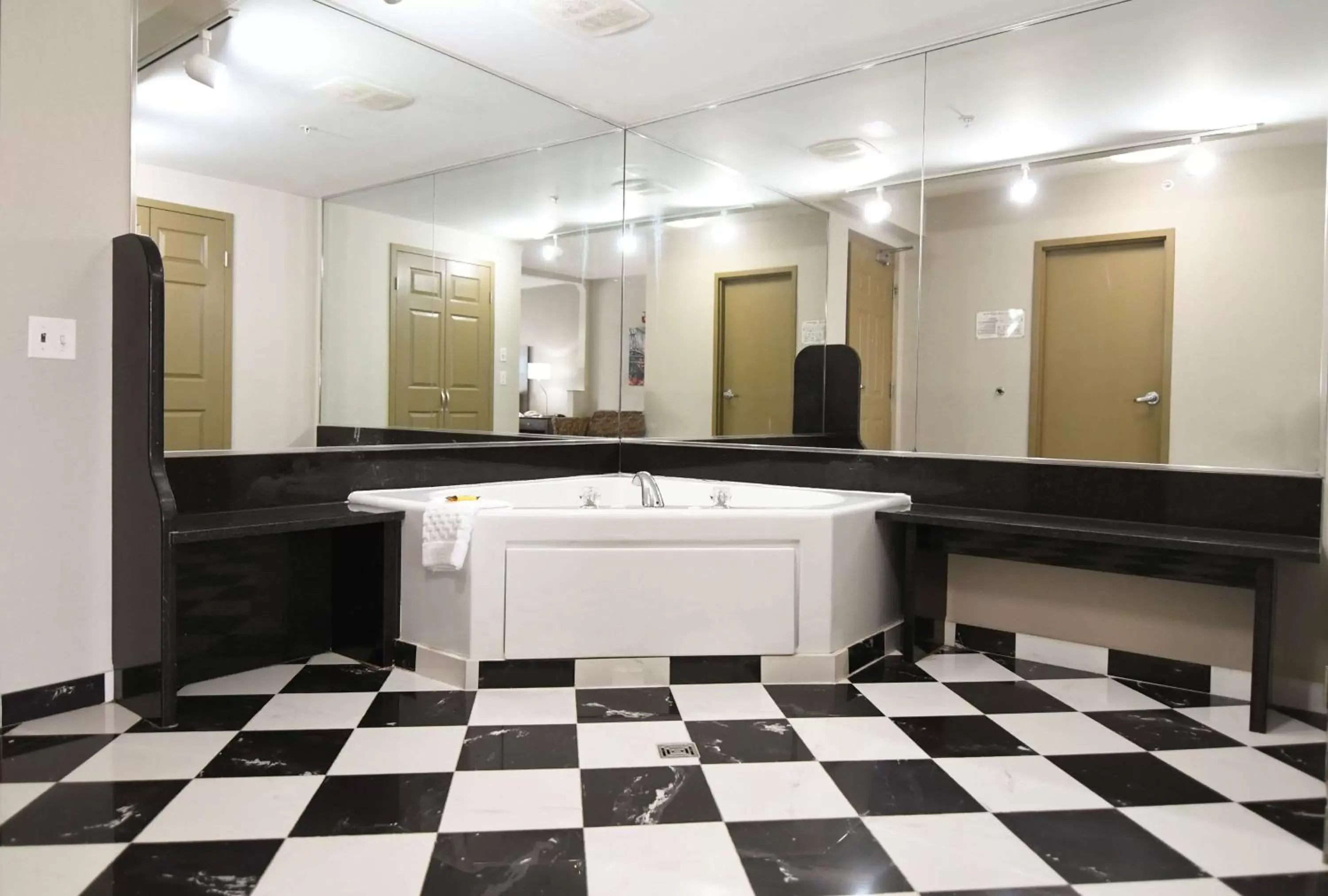 Bathroom in Best Western Plus Sandusky Hotel & Suites