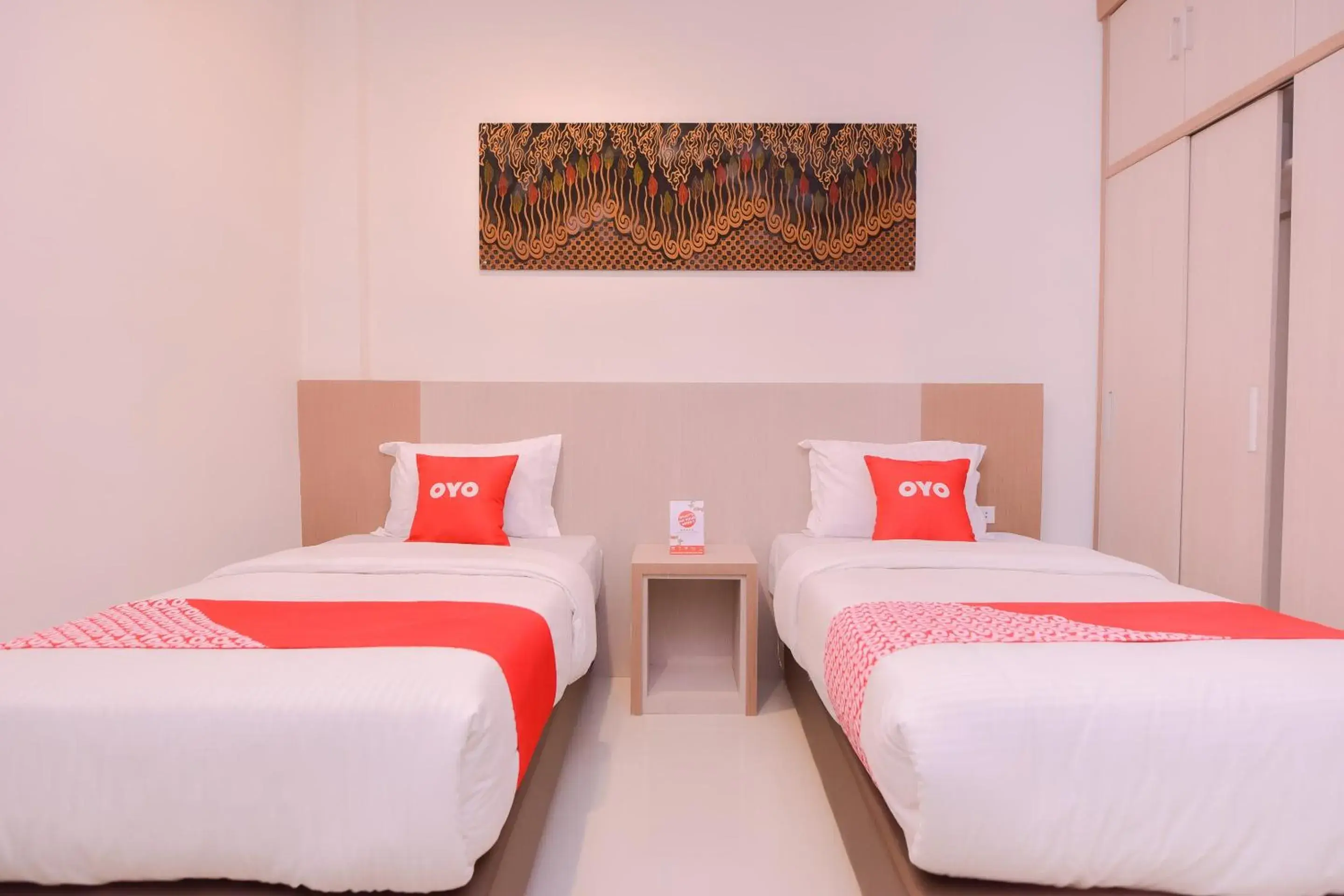 Bedroom, Bed in OYO 2018 Ring Road Guest House Syariah