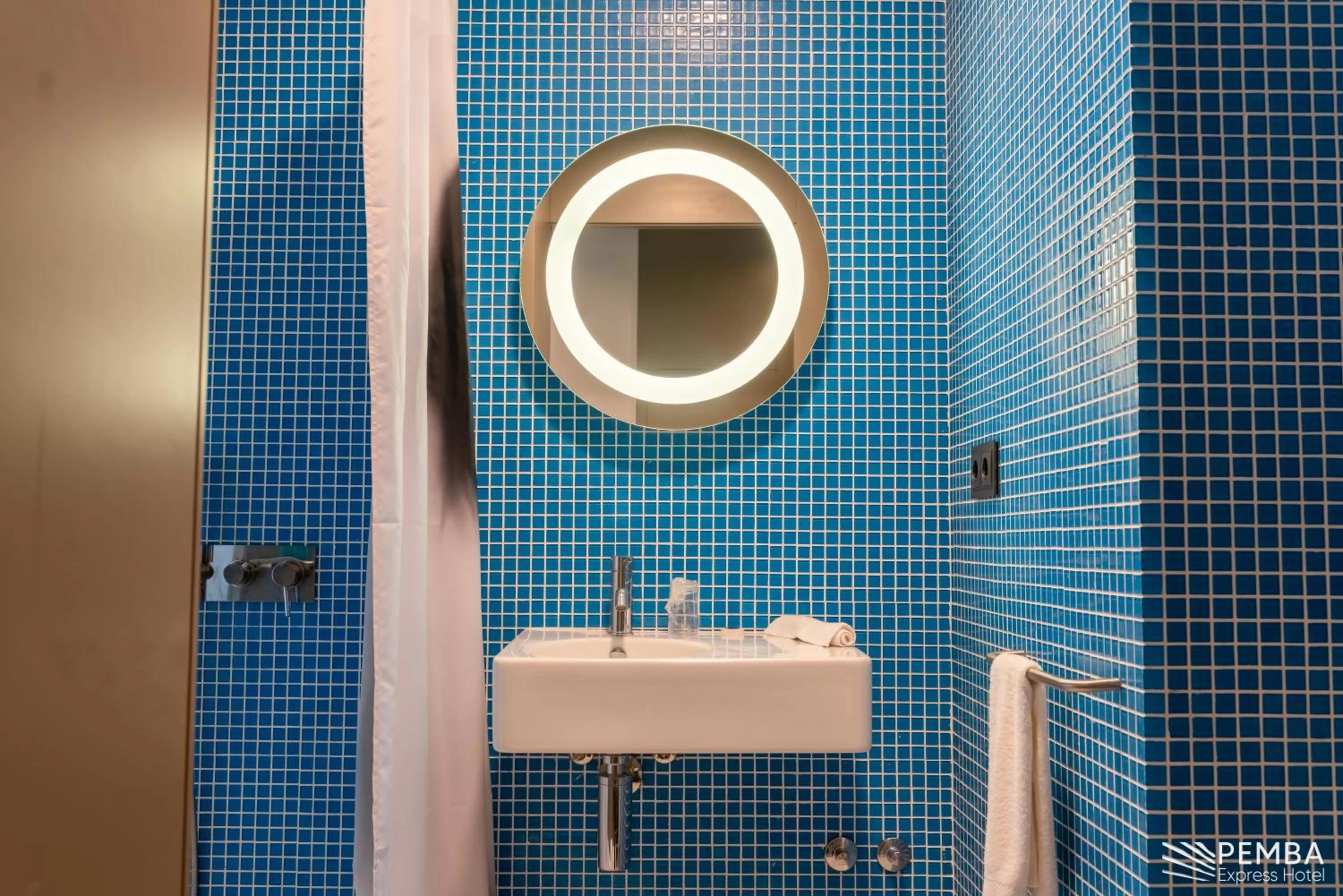 Bathroom in Pemba Express Hotel