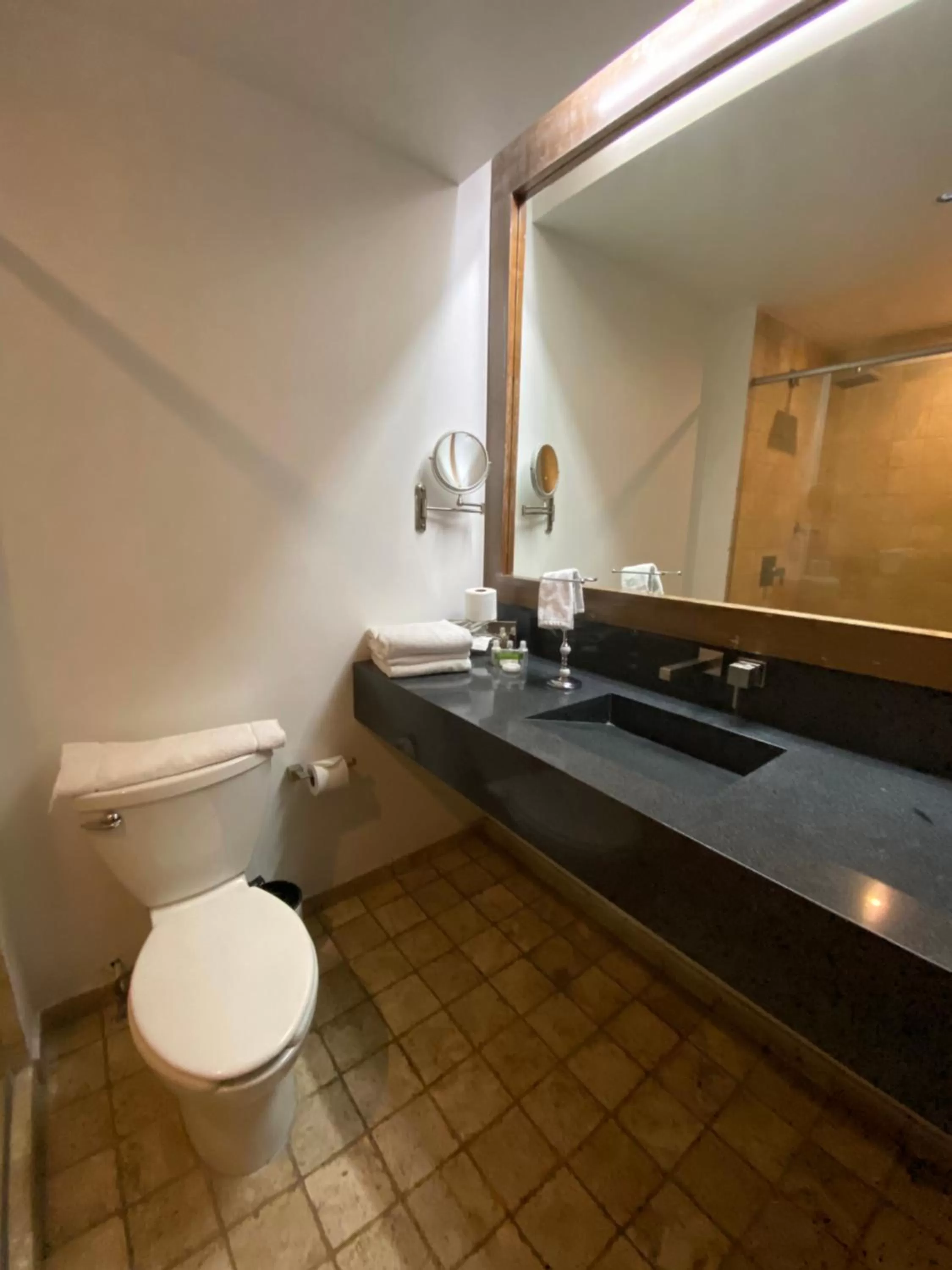 Bathroom in Suites Del Ángel