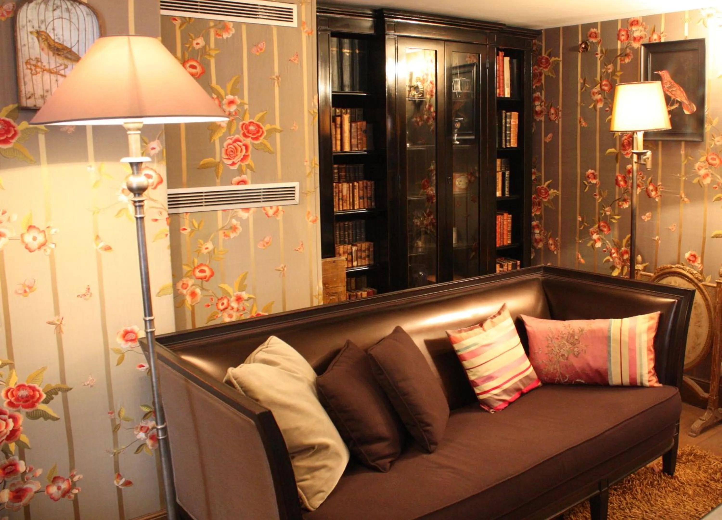 Living room in Hôtel du Romancier