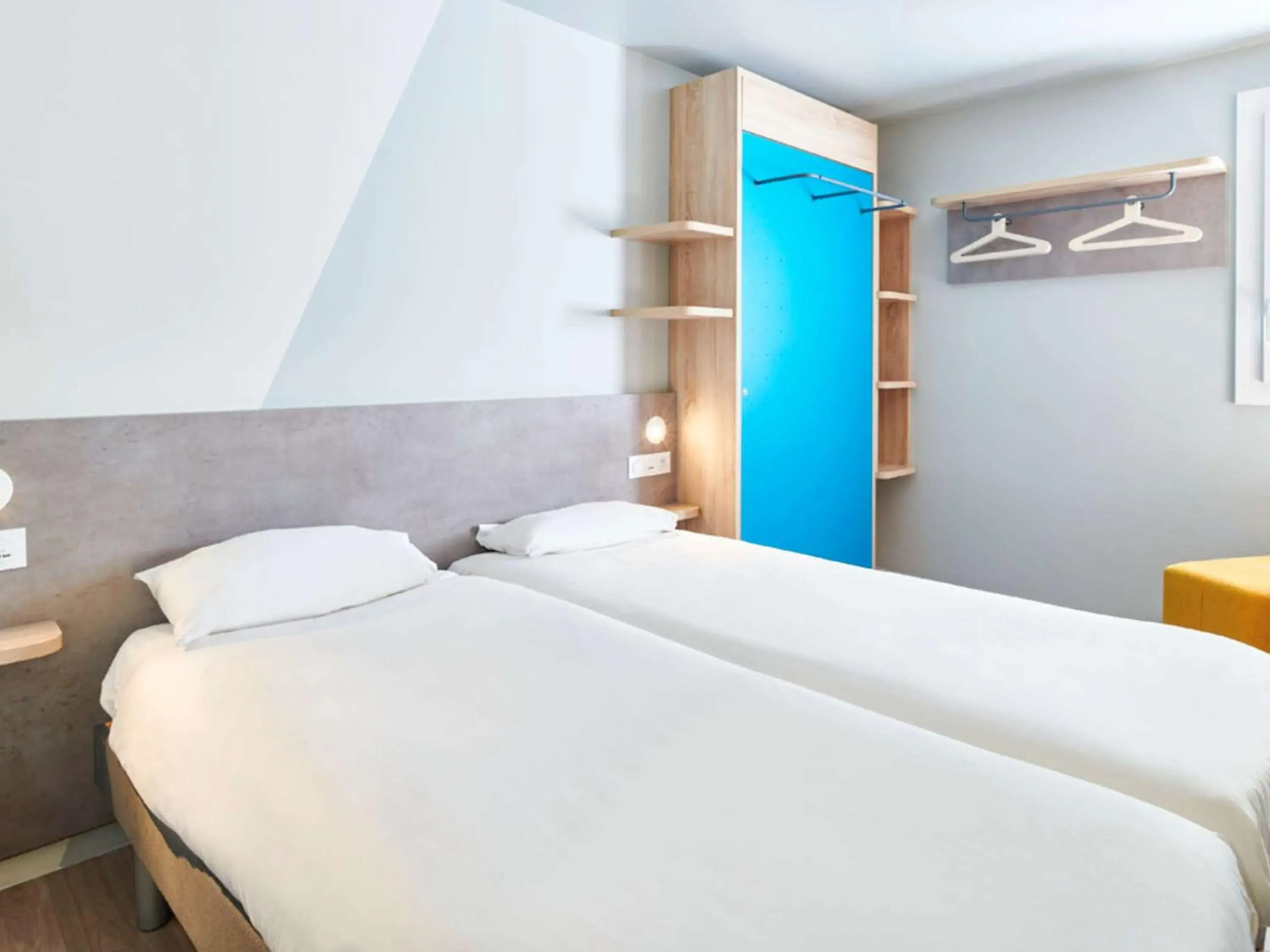 Photo of the whole room, Bed in ibis budget Bayonne Photo of the whole room, Bed in ibis budget Bayonne
