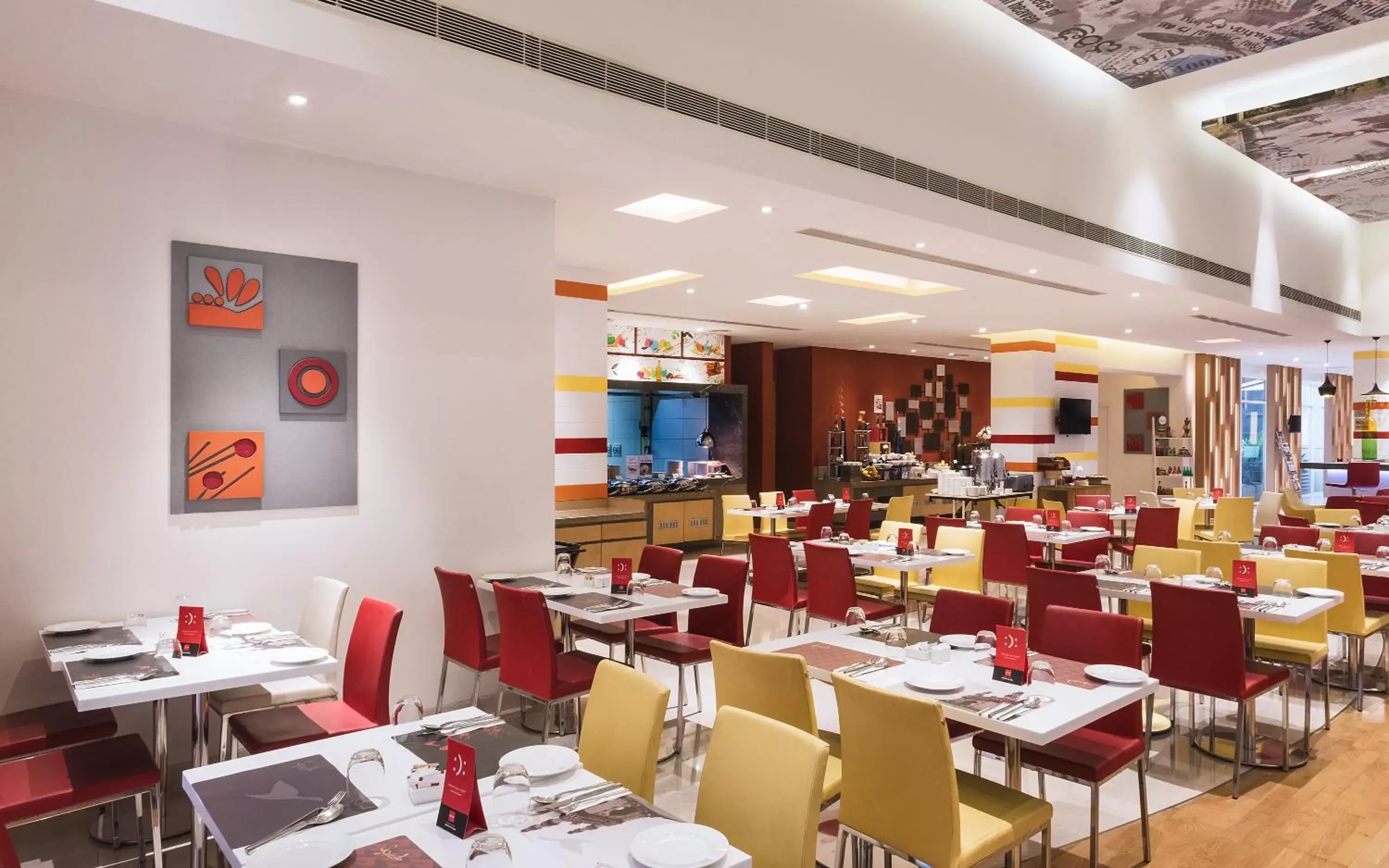 Lounge or bar, Restaurant/Places to Eat in ibis Hyderabad Hitec City - An Accor Brand