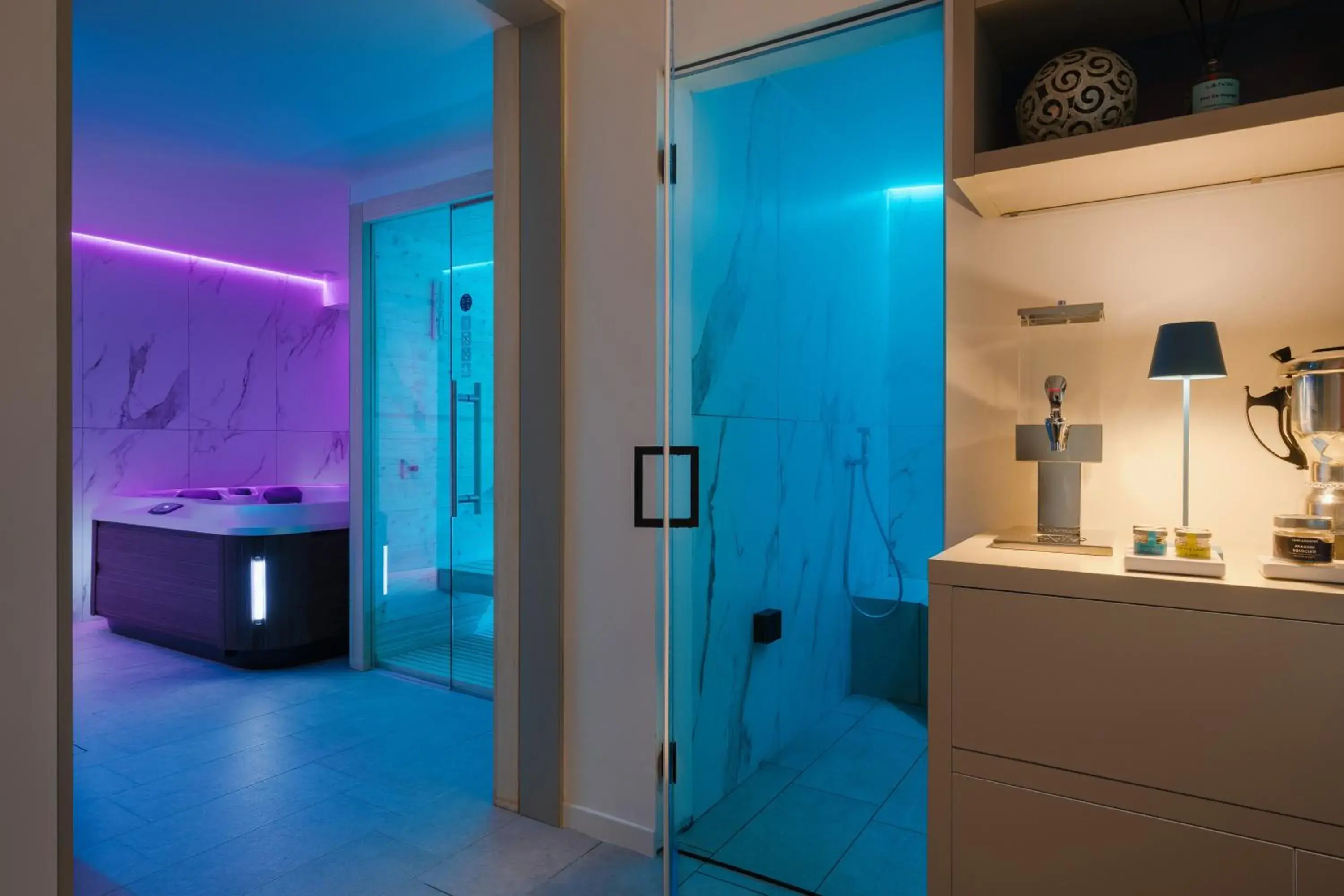 Spa and wellness centre/facilities, Bathroom in Life Hotel