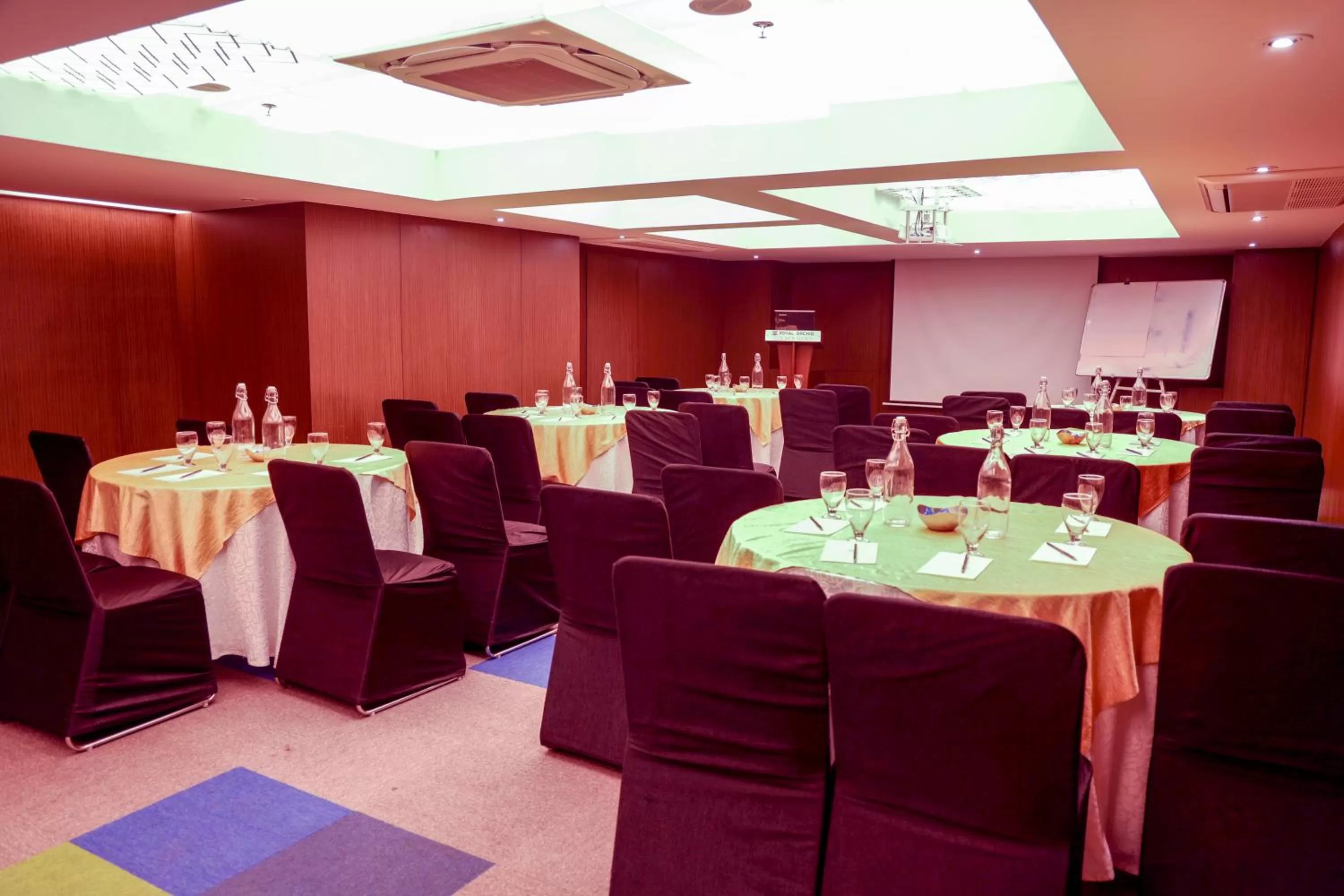 Banquet/Function facilities in Royal Orchid Golden Suites Pune