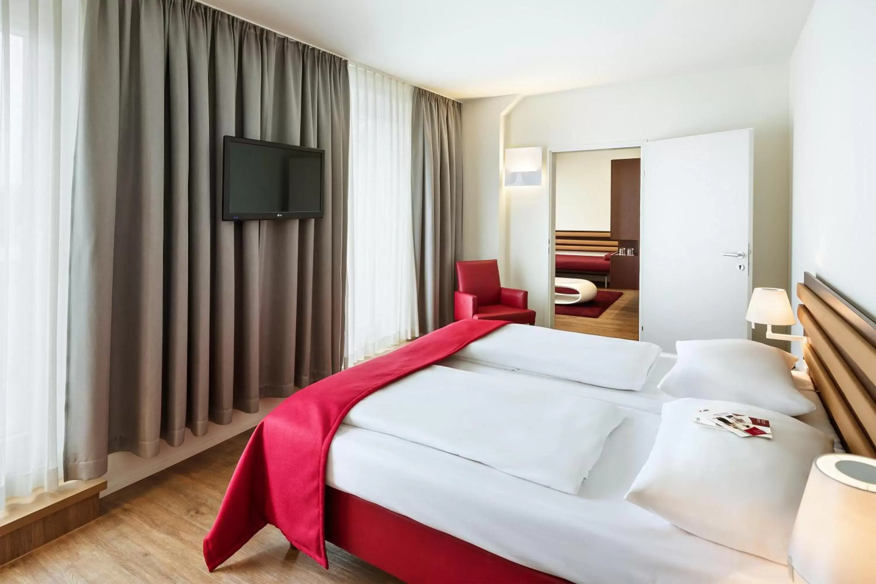 Bed in Austria Trend Hotel beim Theresianum Wien