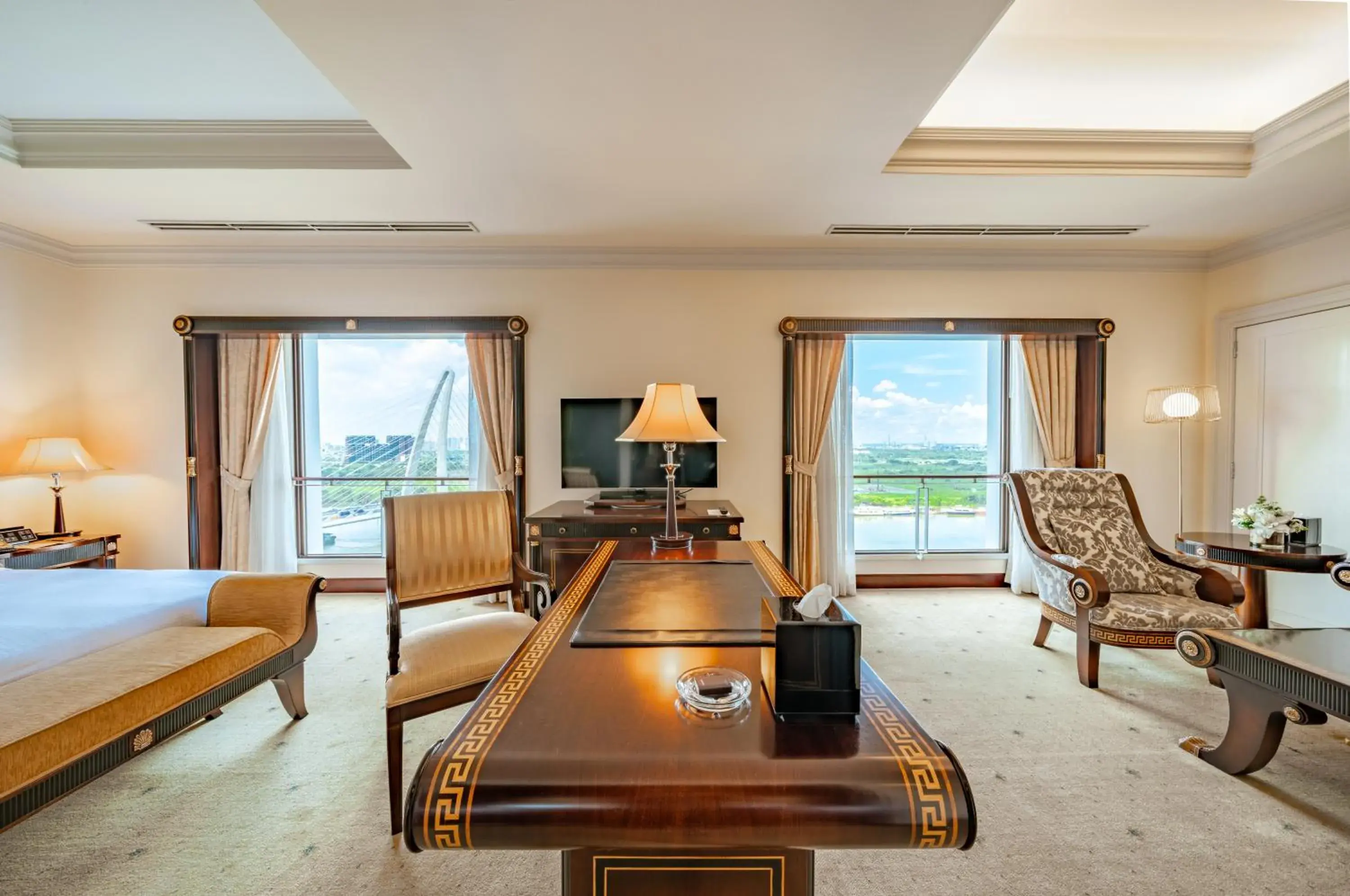 TV and multimedia, Seating Area in Lotte Hotel Saigon