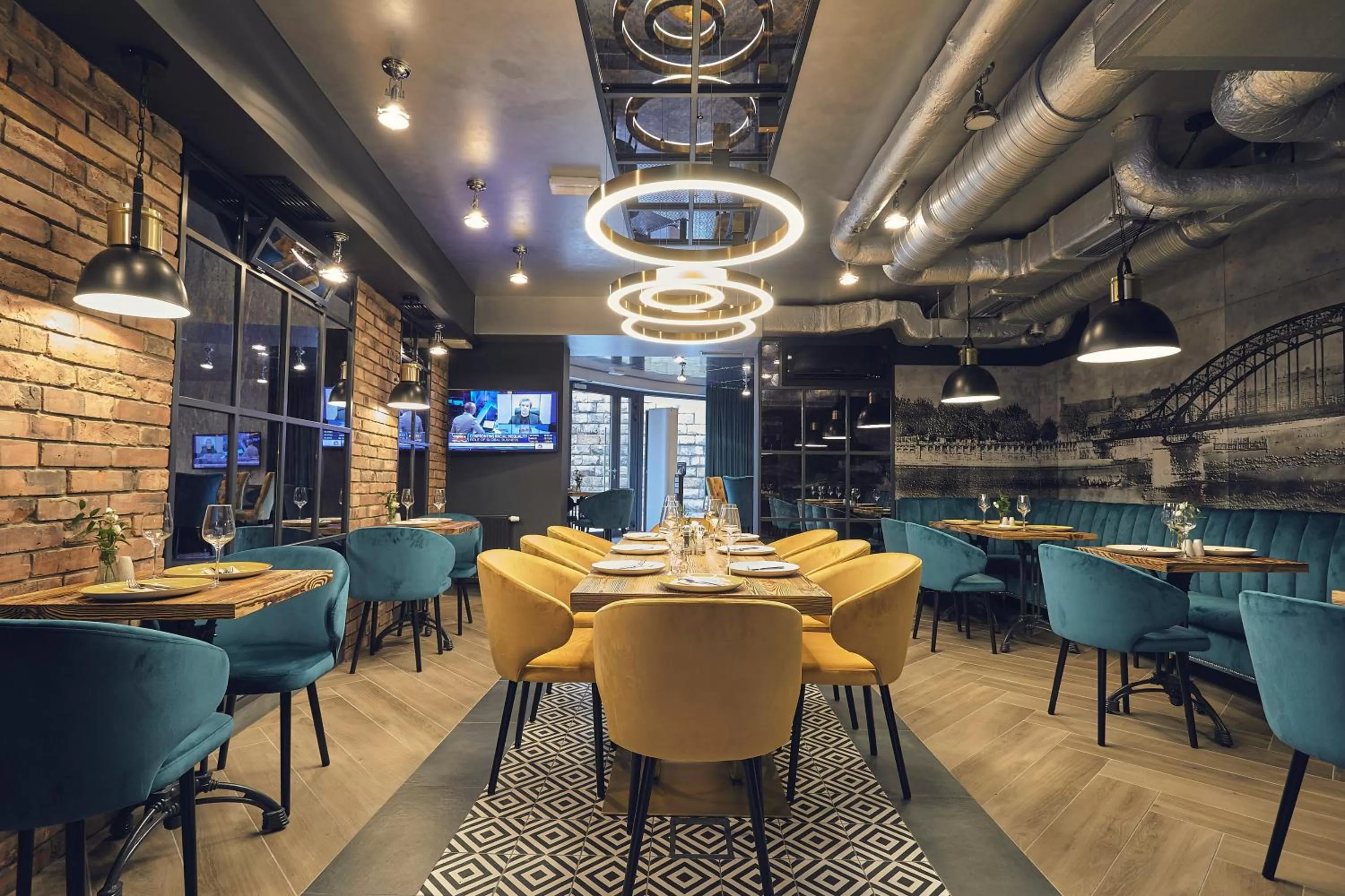 Restaurant/places to eat in The Bridge Suites Hotel