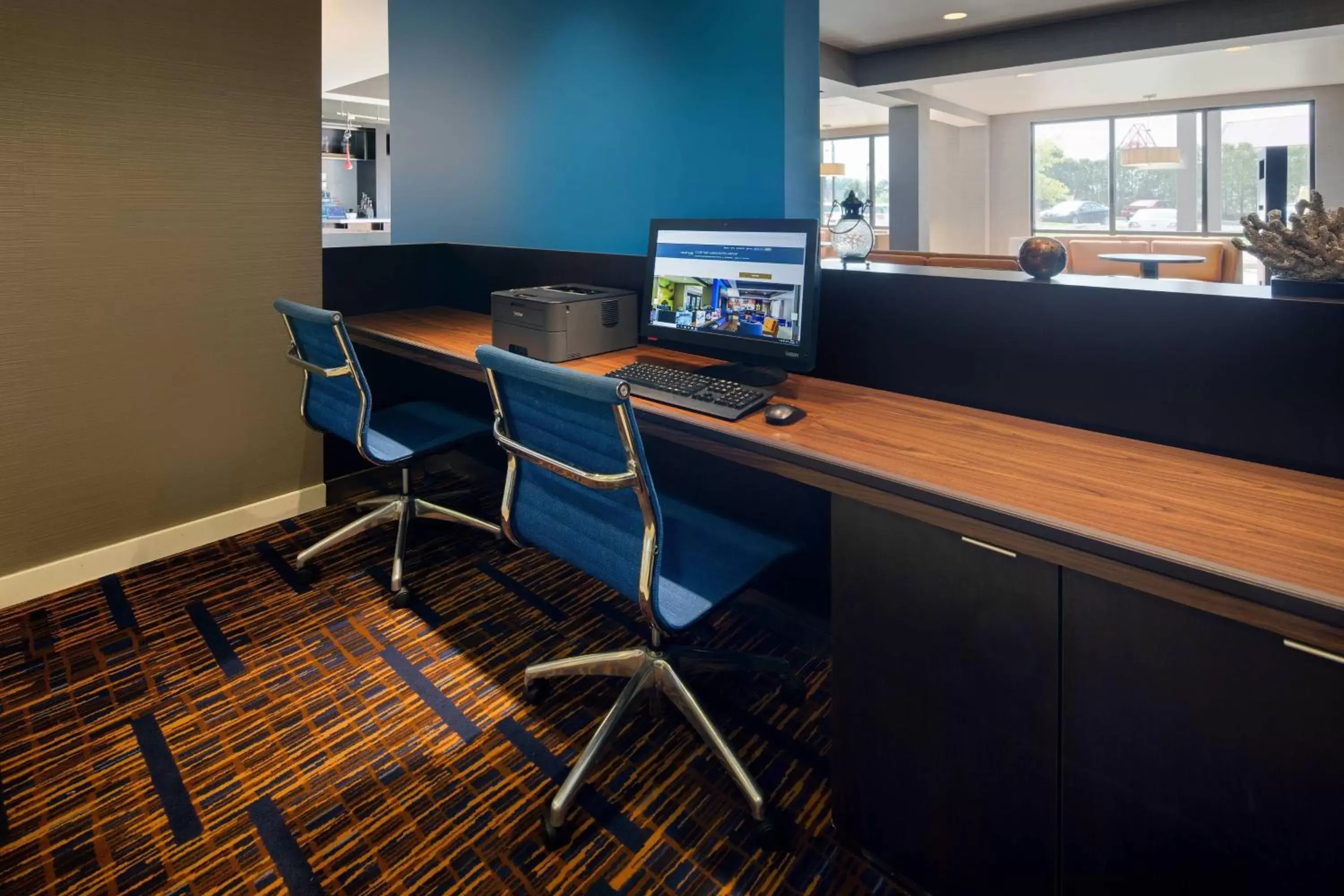 Business facilities in Courtyard Grand Rapids Airport