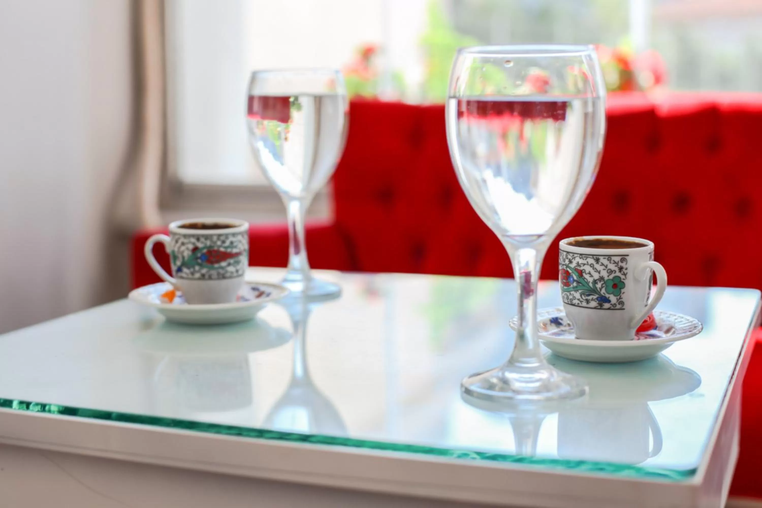 Drinks in Şehir Hotel Old City