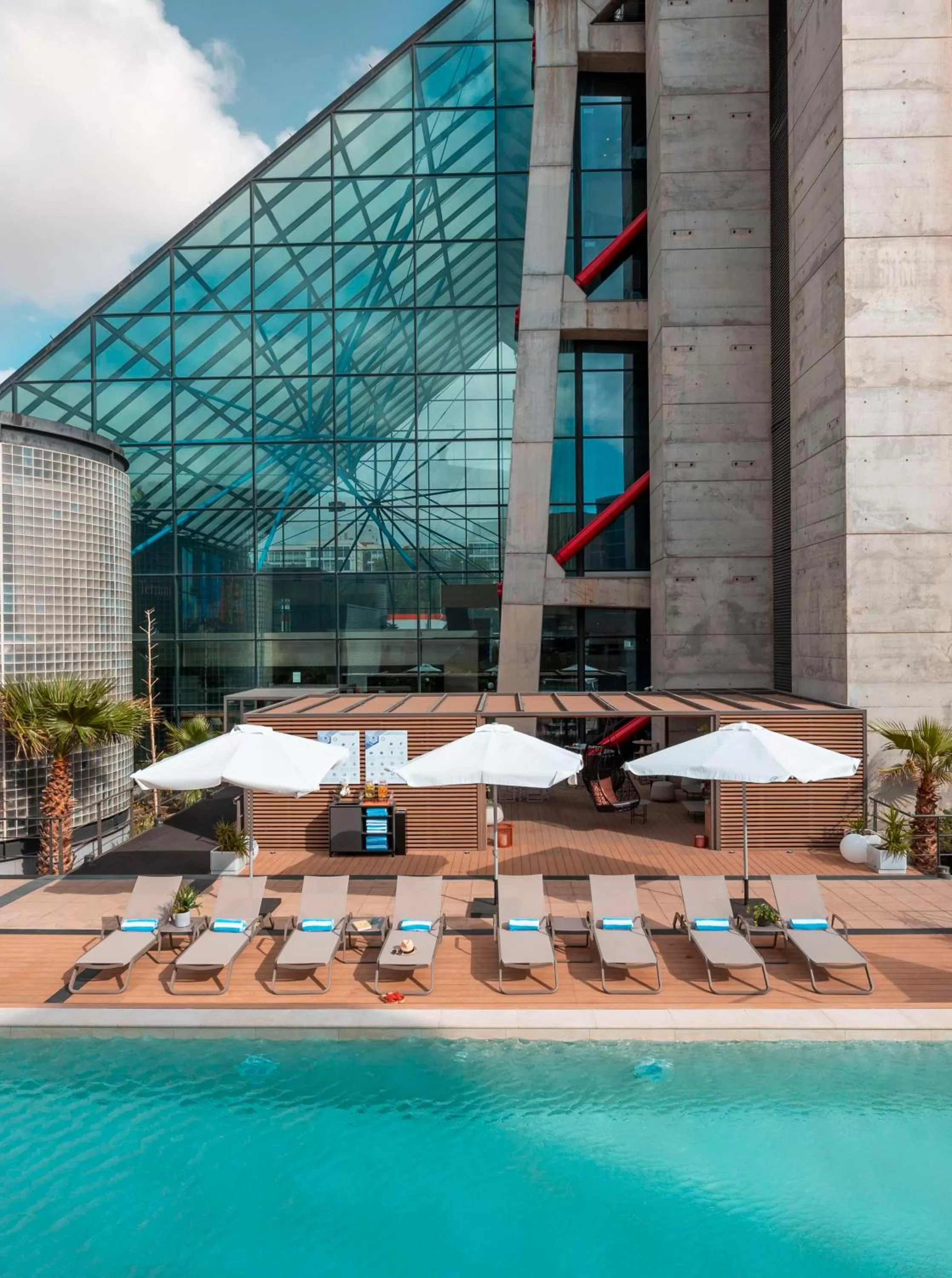 Swimming pool in Hyatt Regency Barcelona Tower