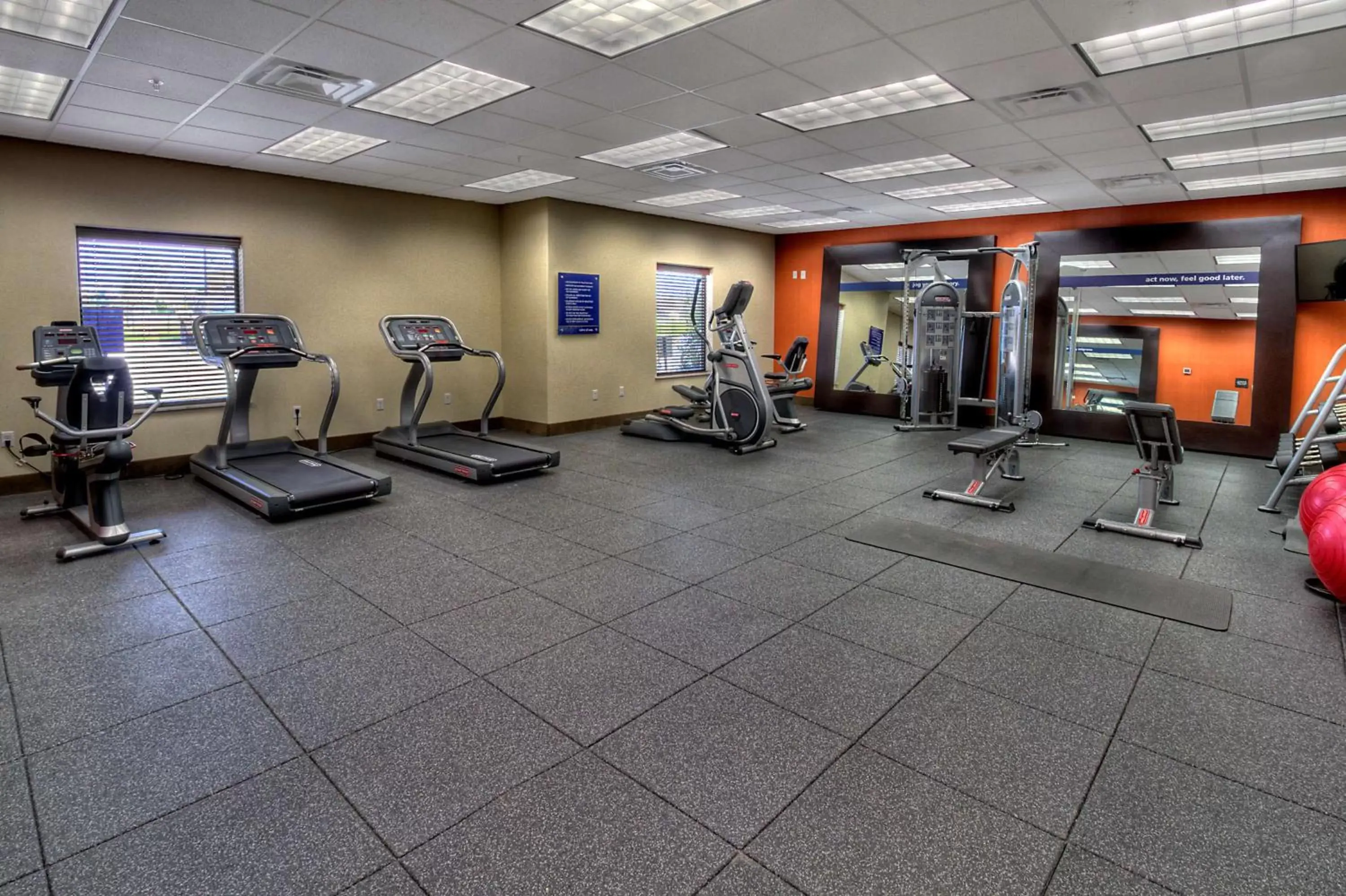 Fitness centre/facilities in Hampton Inn and Suites Ada Fitness centre/facilities in Hampton Inn and Suites Ada
