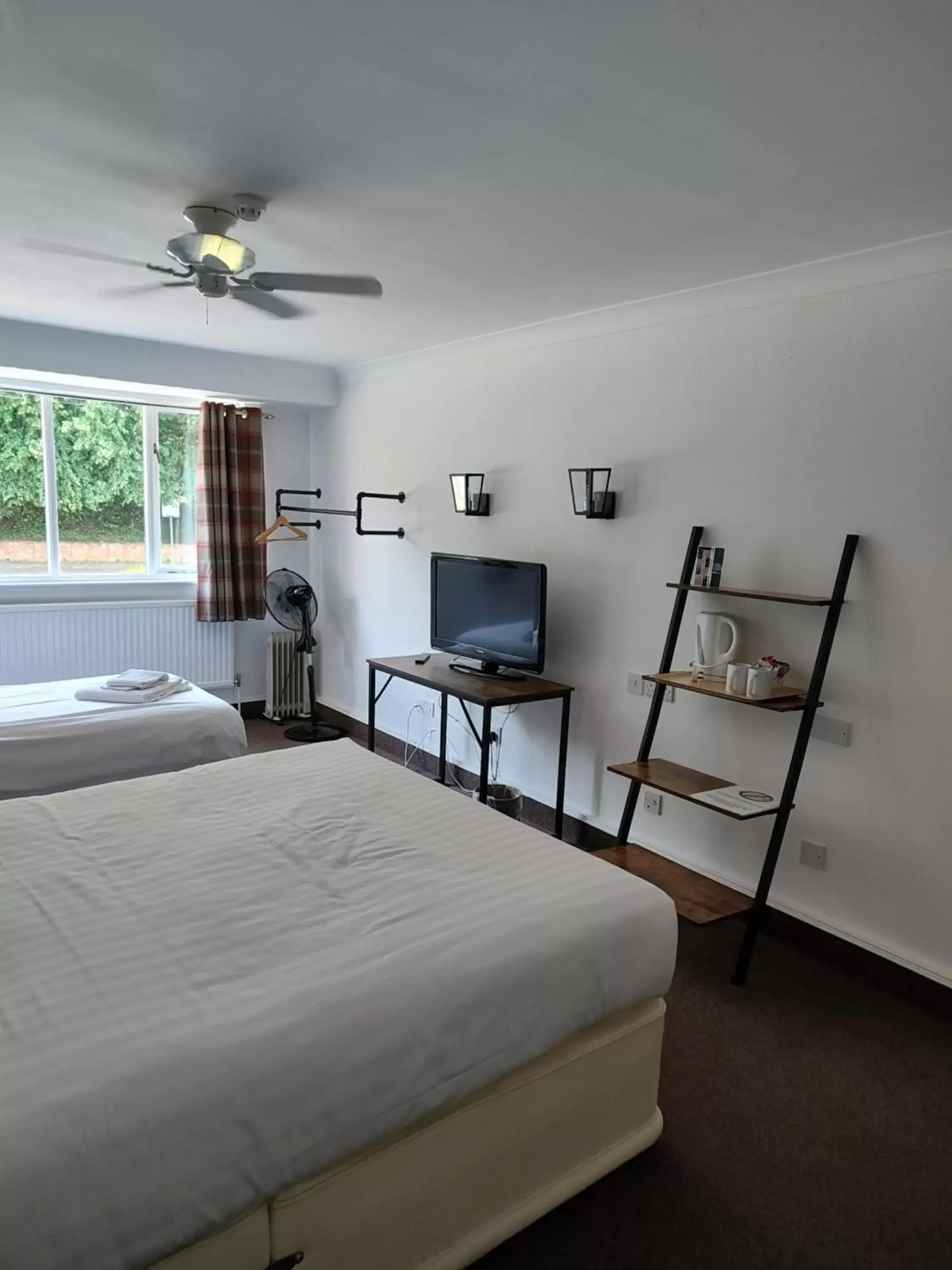 Bedroom, Bed in The Northwick Arms Hotel