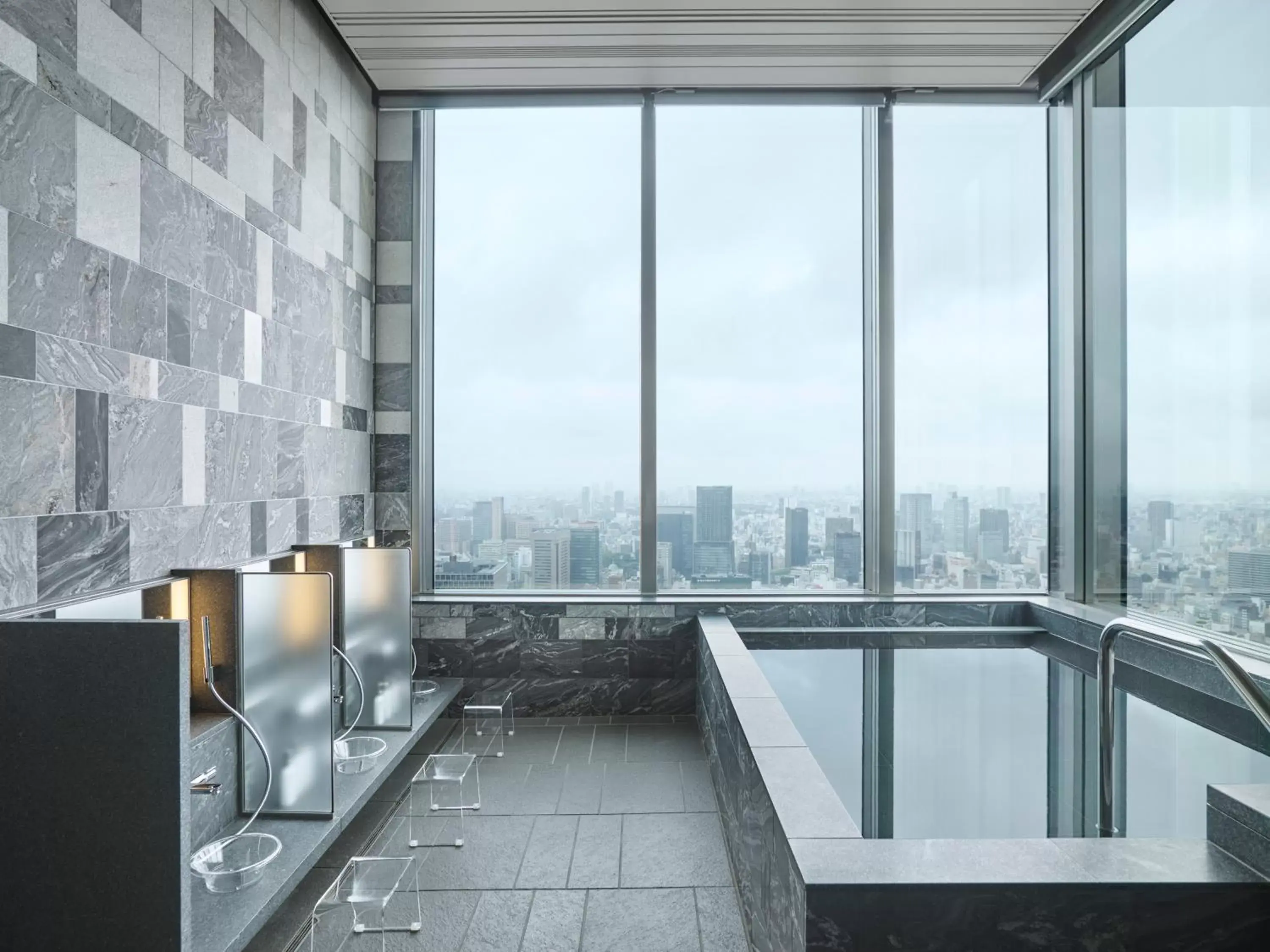 Spa and wellness centre/facilities in Four Seasons Hotel Tokyo at Otemachi Spa and wellness centre/facilities in Four Seasons Hotel Tokyo at Otemachi