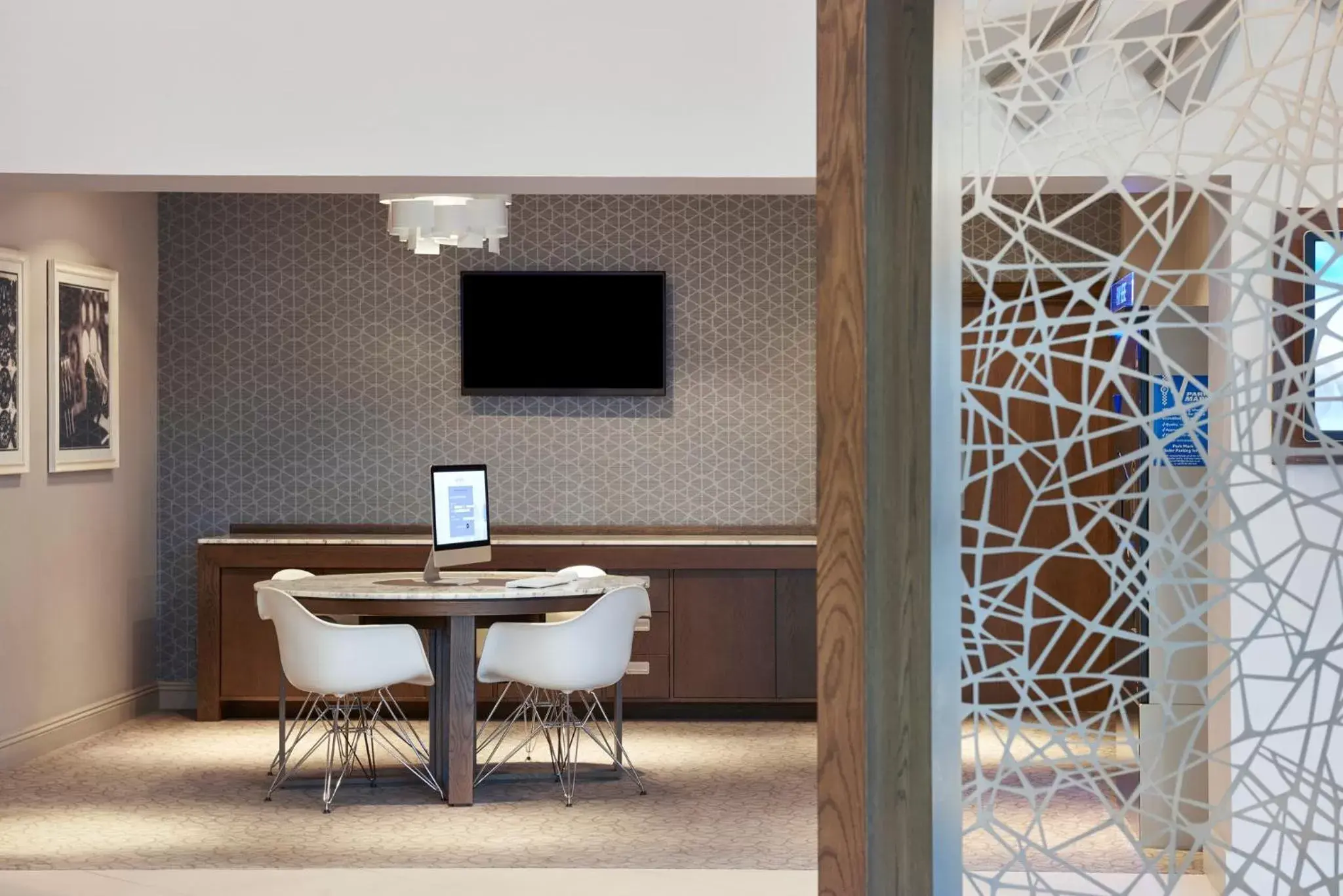 Lobby or reception, TV/Entertainment Center in Novotel London Stansted Airport