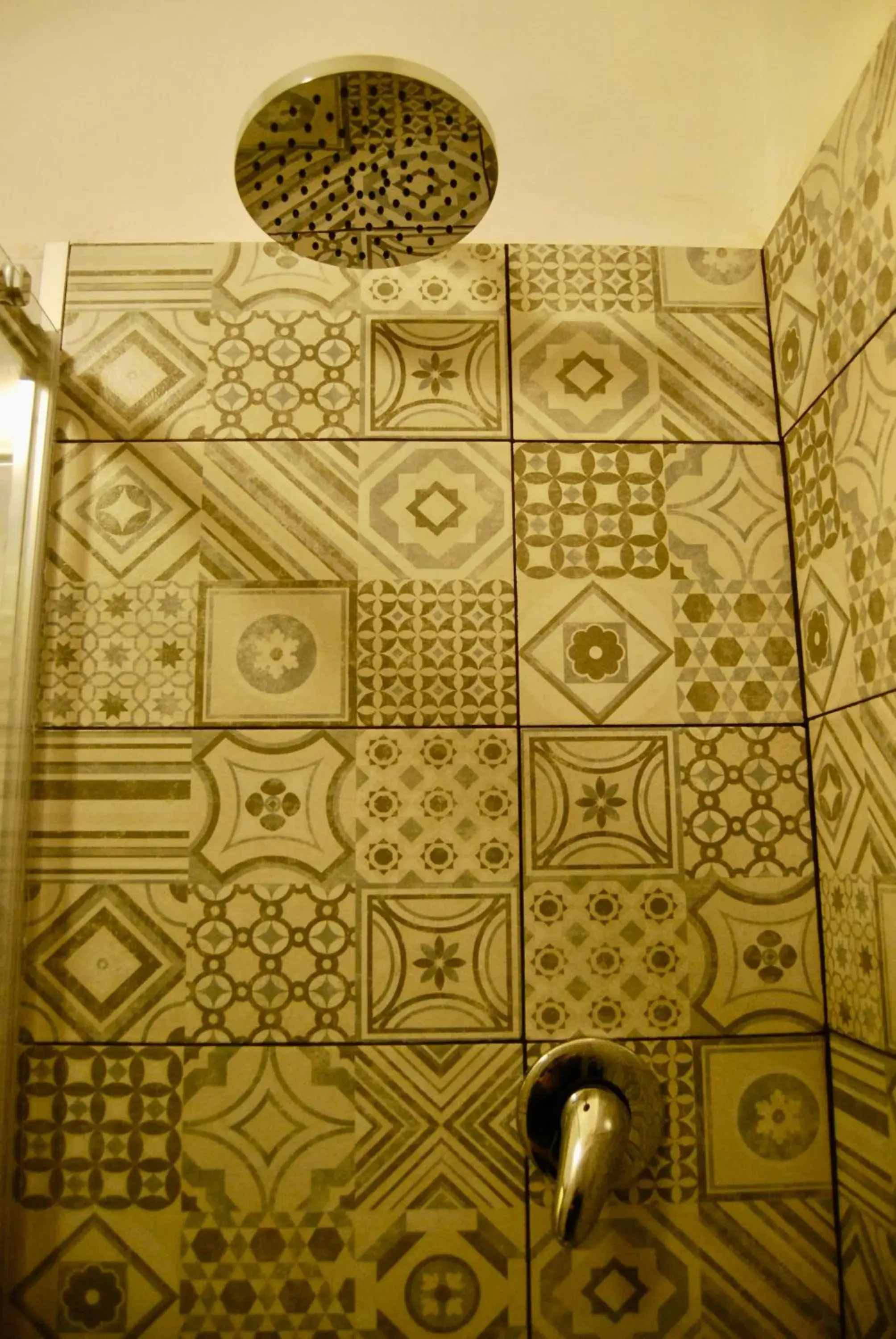 Shower, Bathroom in Albergo Teatro